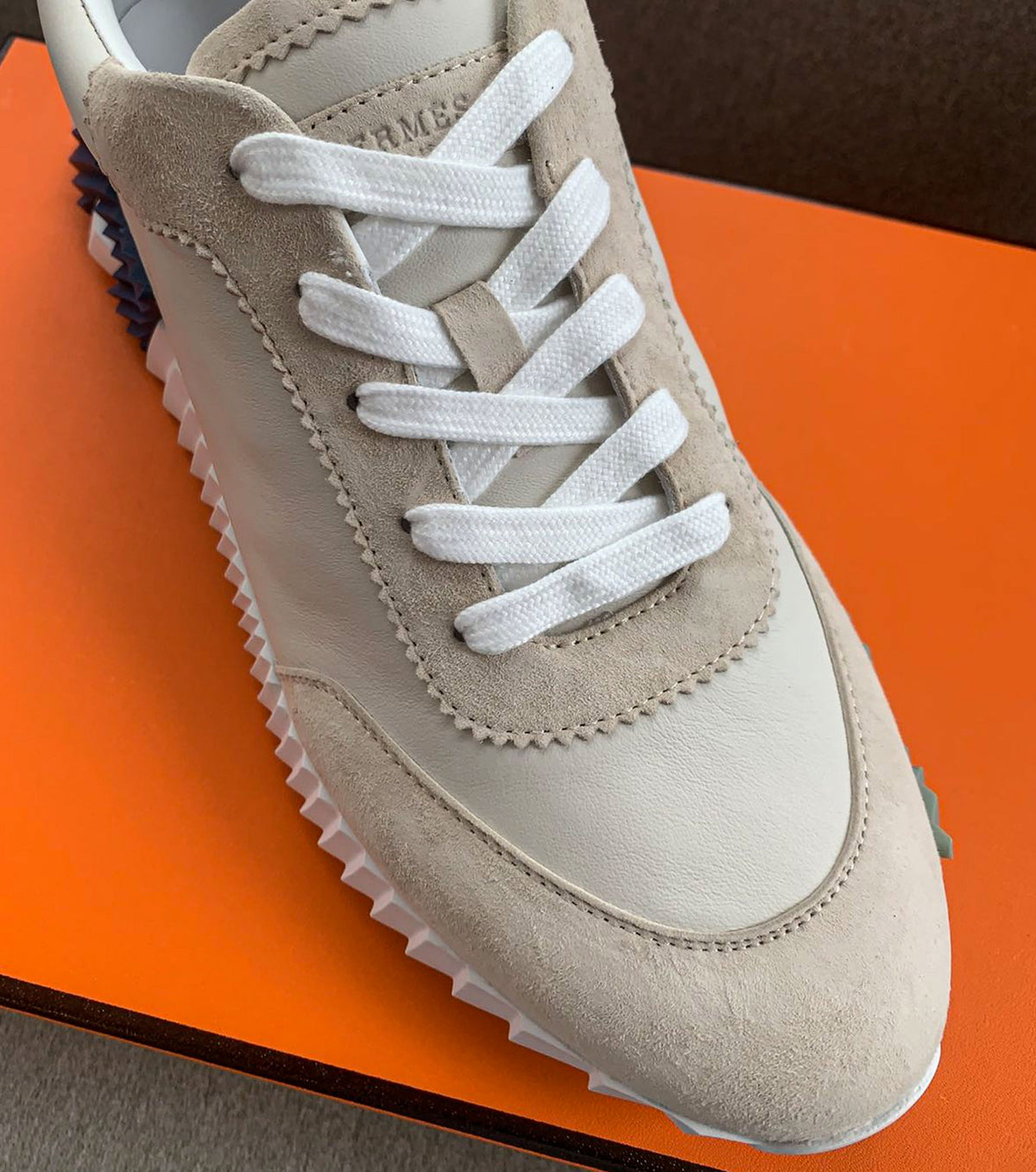 Bouncing sneaker