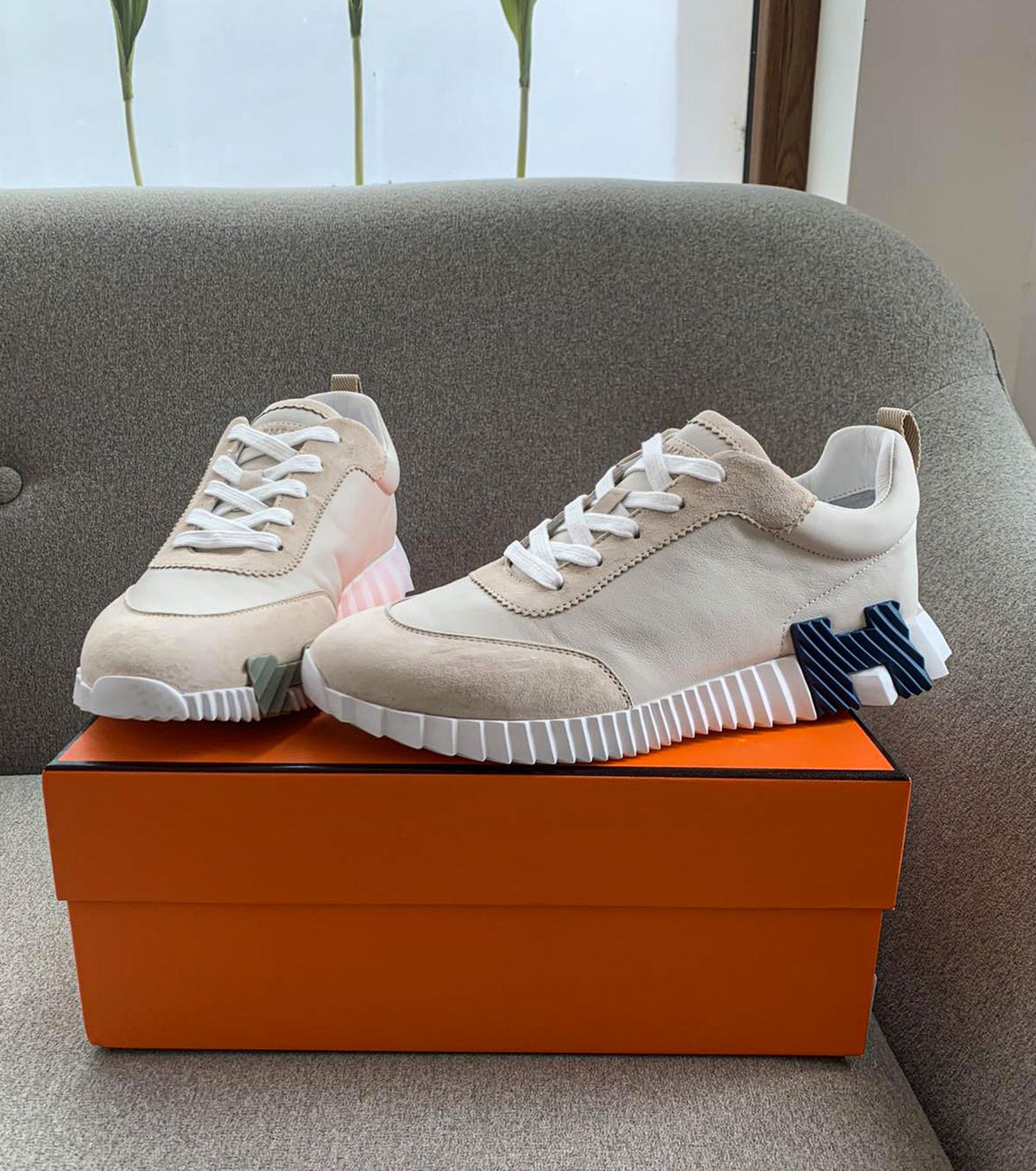 Bouncing sneaker