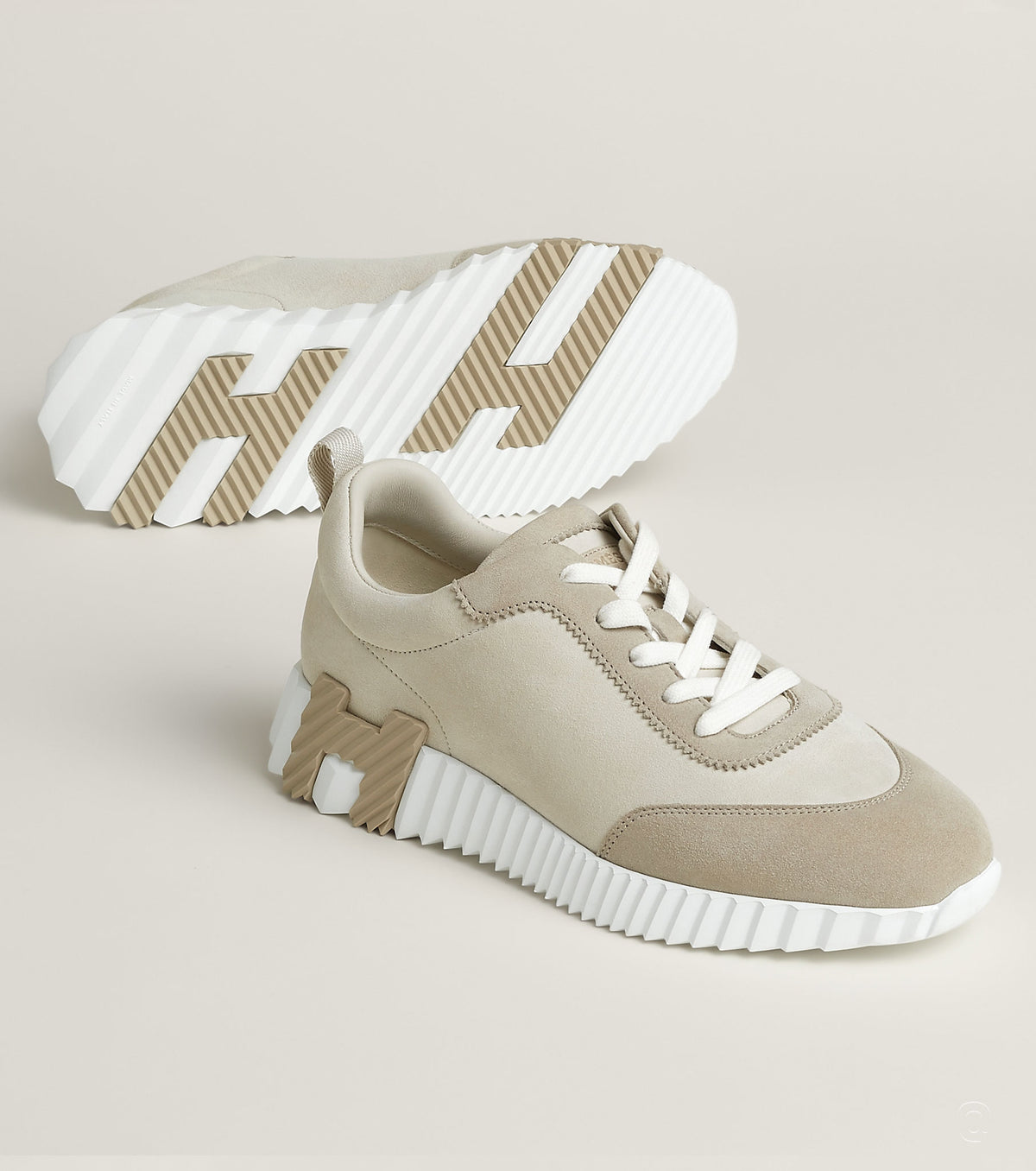 Bouncing sneaker