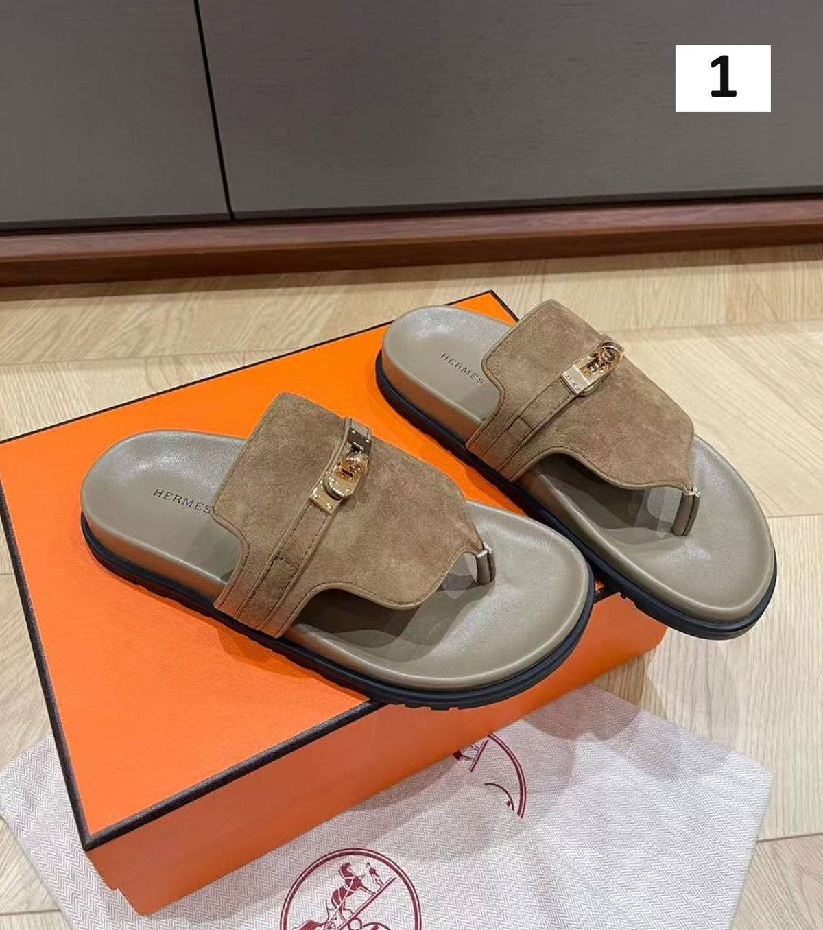 Empire sandal