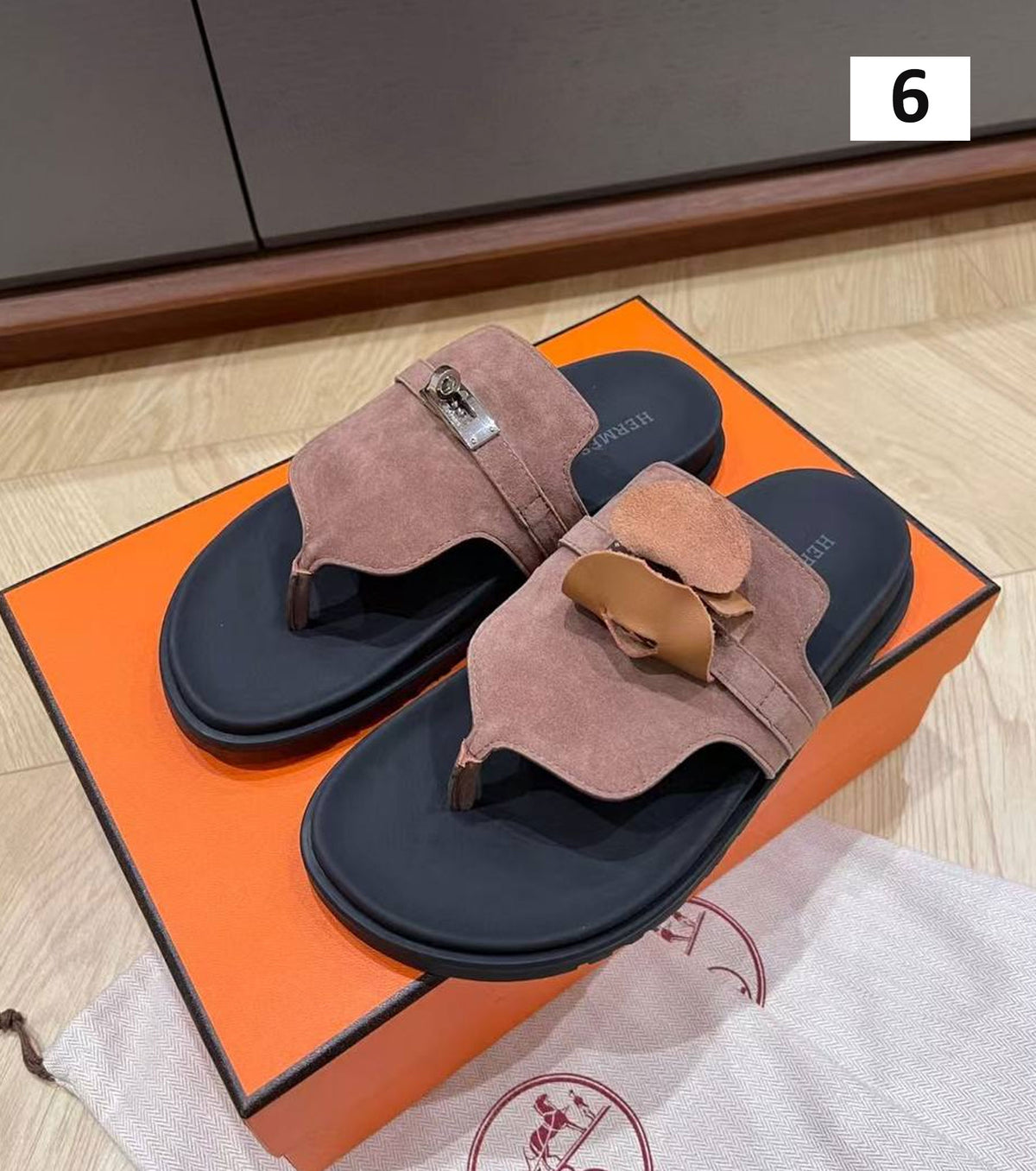 Empire sandal