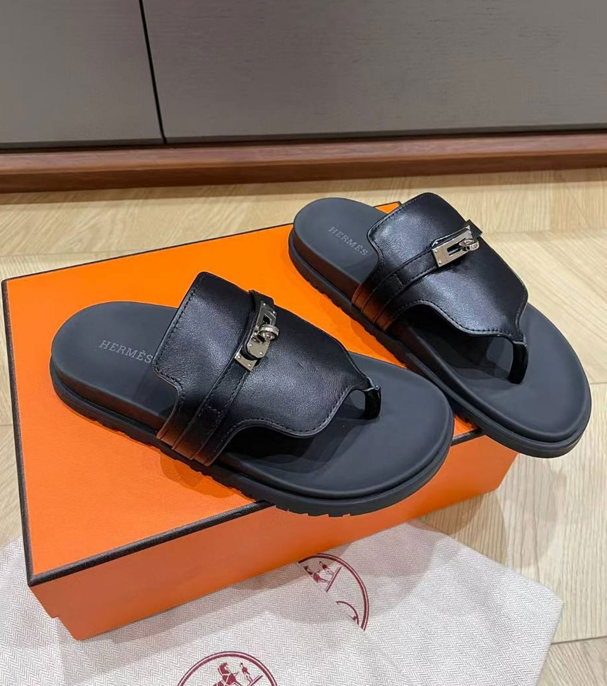 Empire sandal