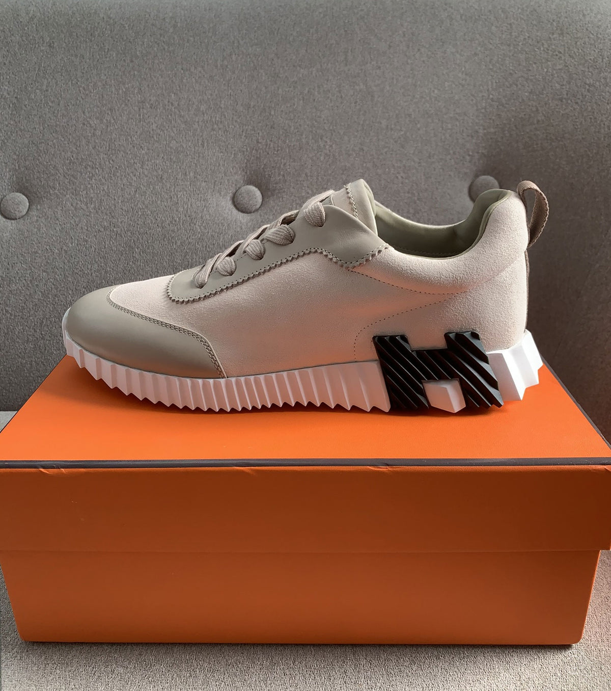 Bouncing sneaker