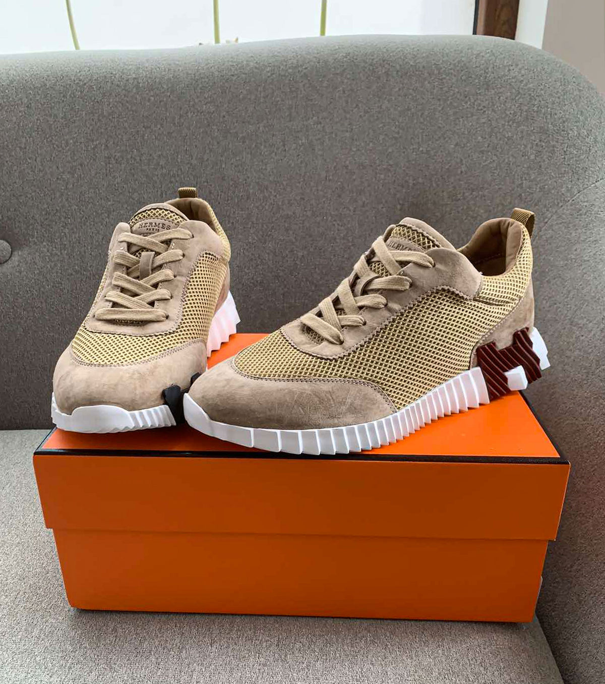 Bouncing sneaker