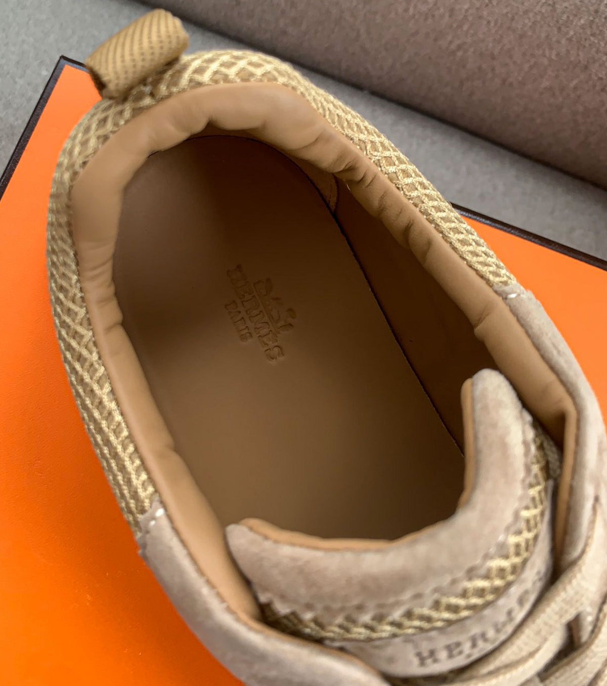 Bouncing sneaker