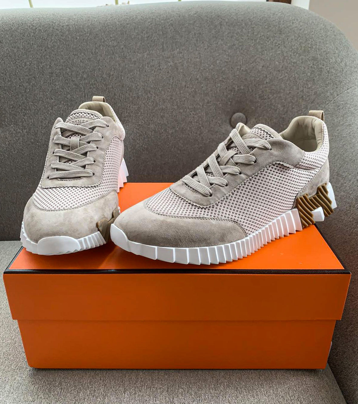 Bouncing sneaker