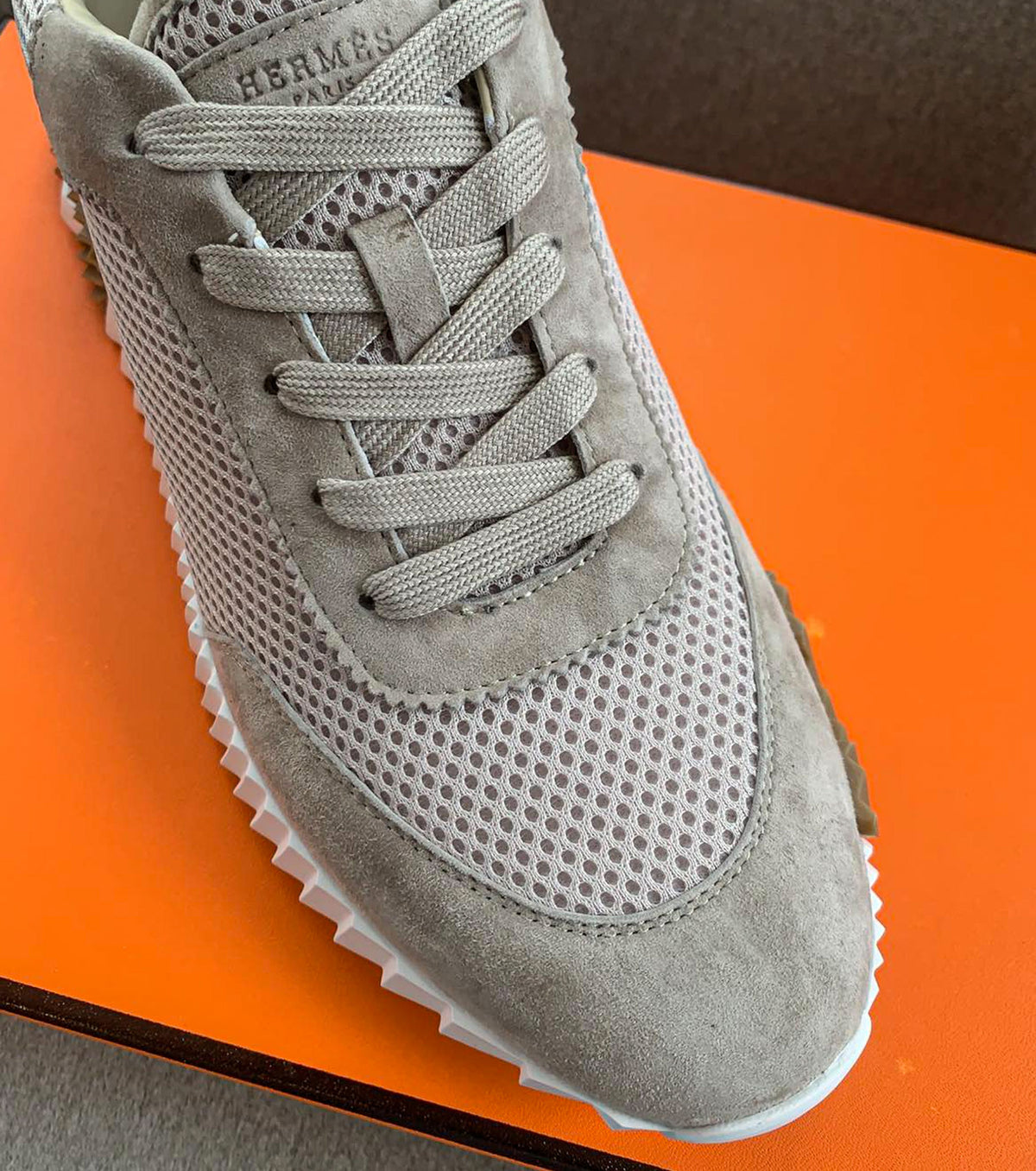 Bouncing sneaker