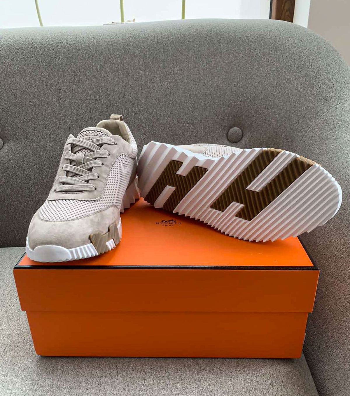 Bouncing sneaker
