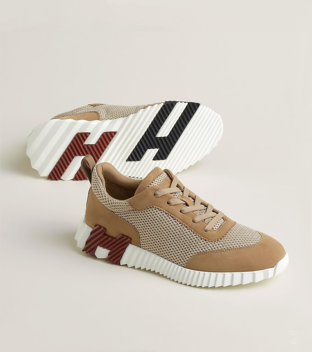 Bouncing sneaker