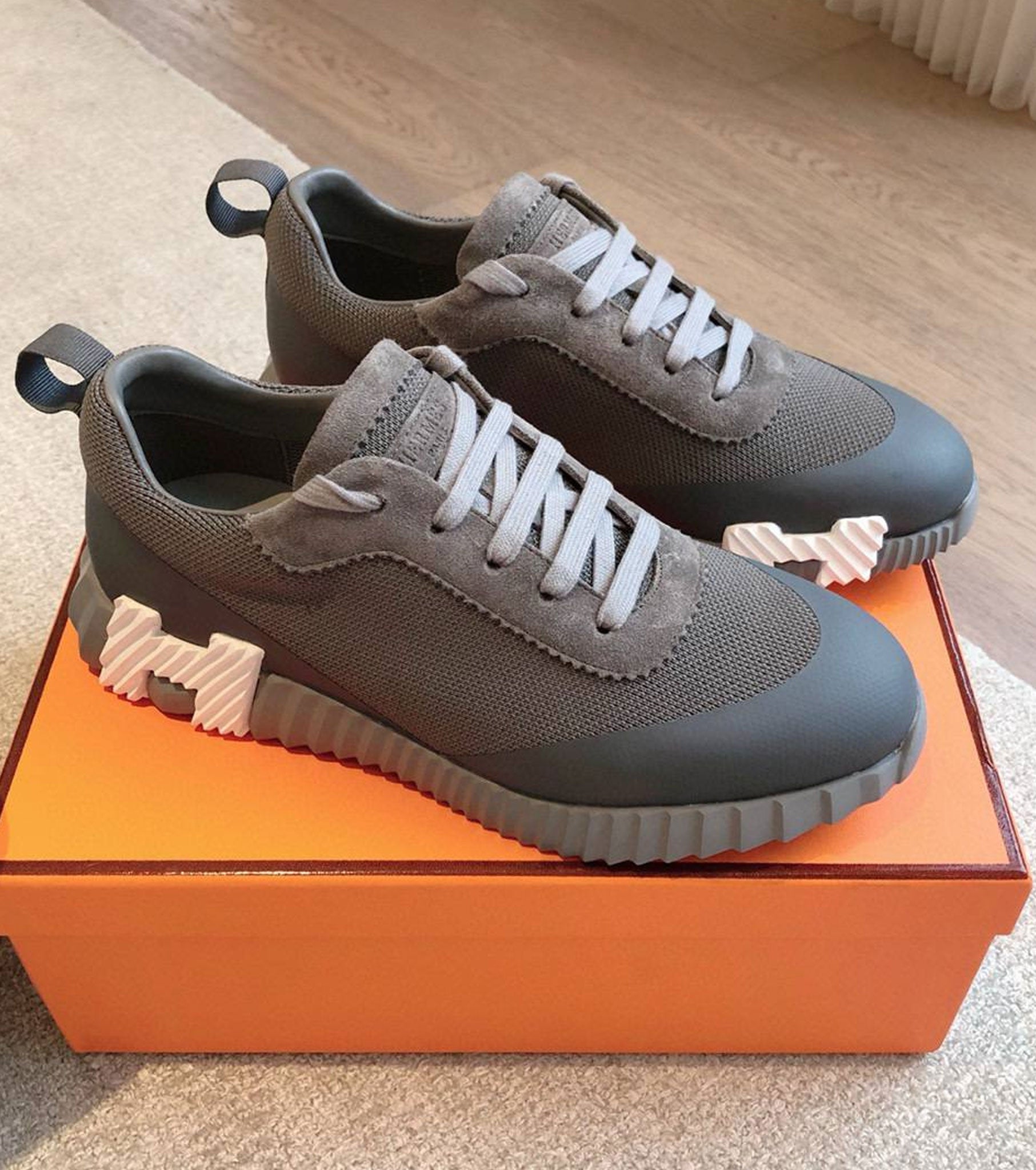 Bouncing sneaker