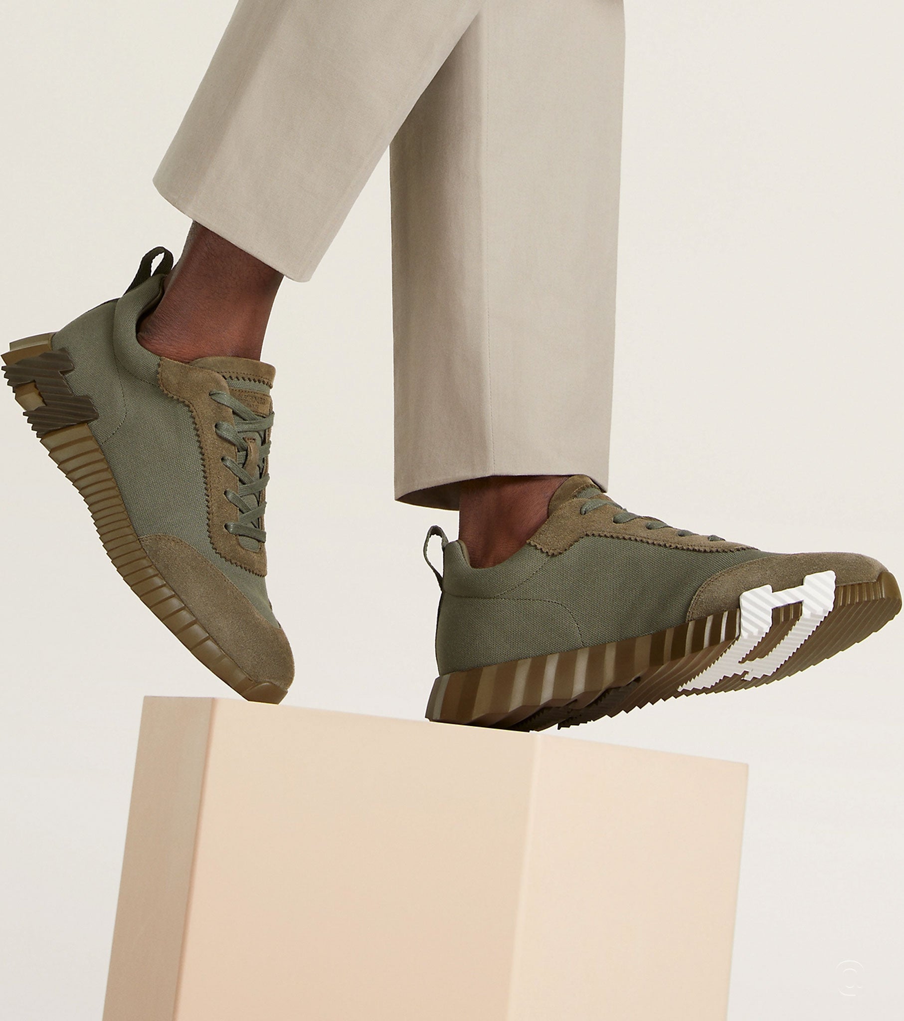 Bouncing sneaker