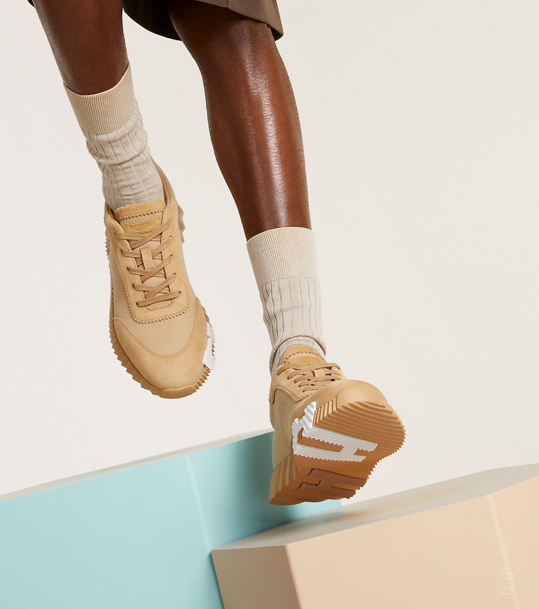 Bouncing sneaker