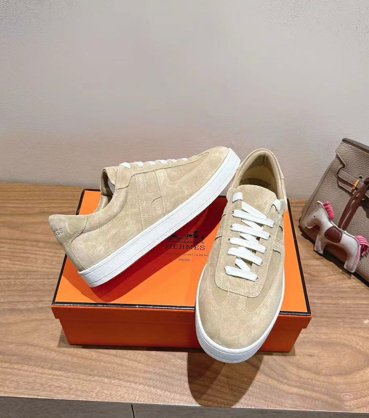 Boomerang sneaker