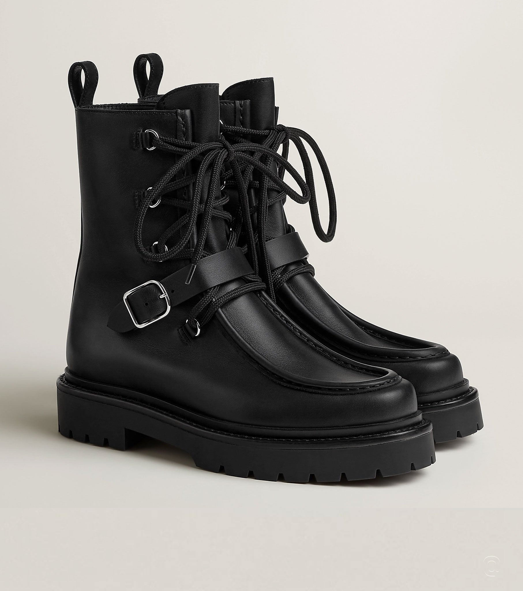 Land ankle boot