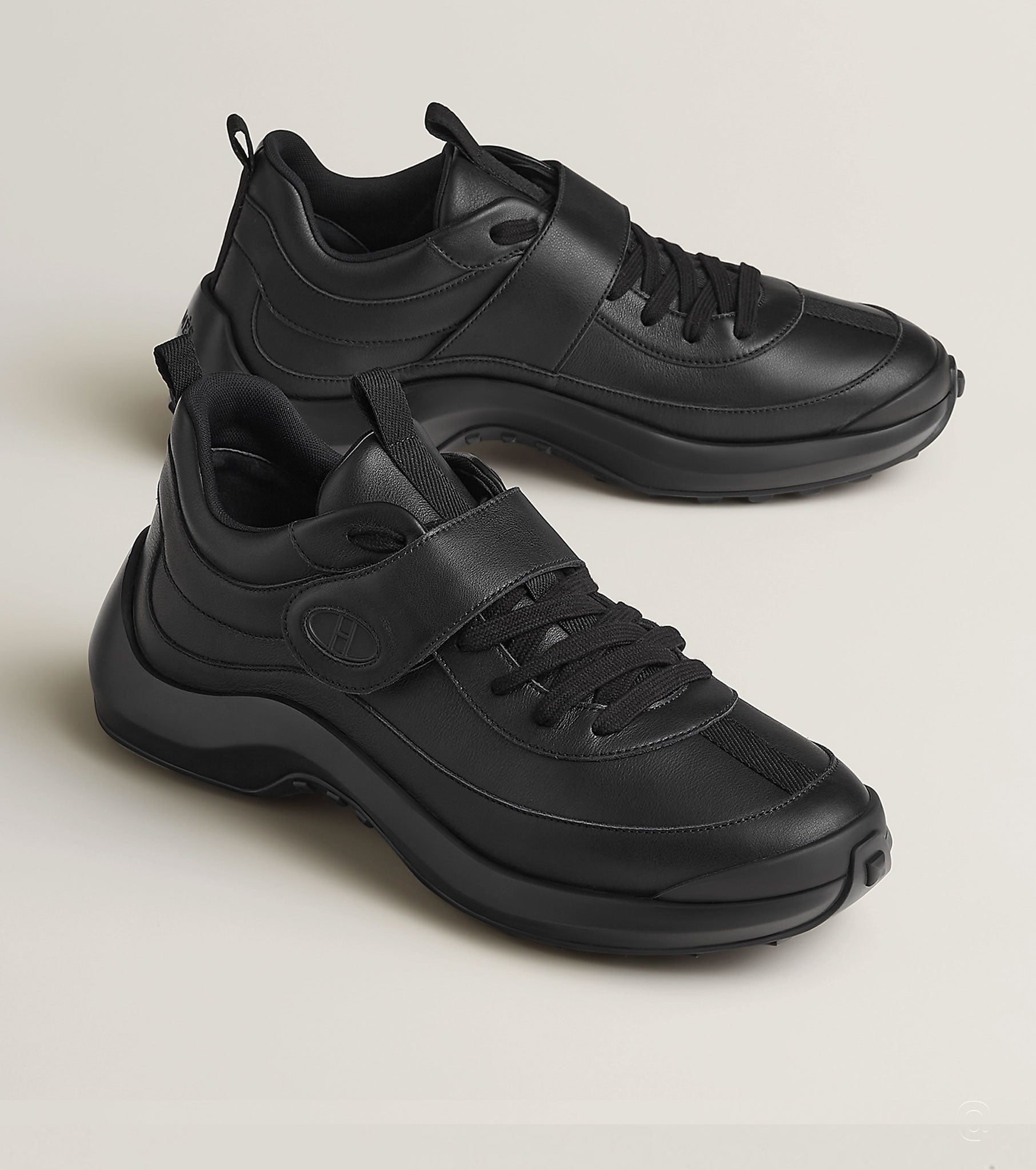 Loop sneaker