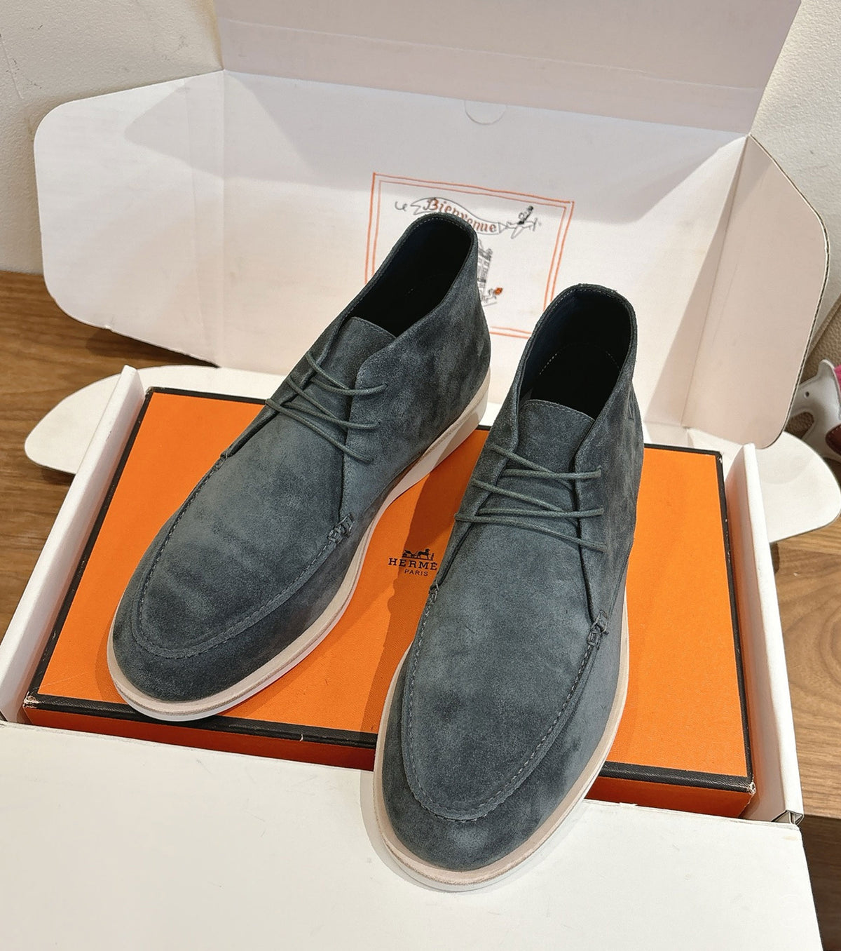 Line derby shoe