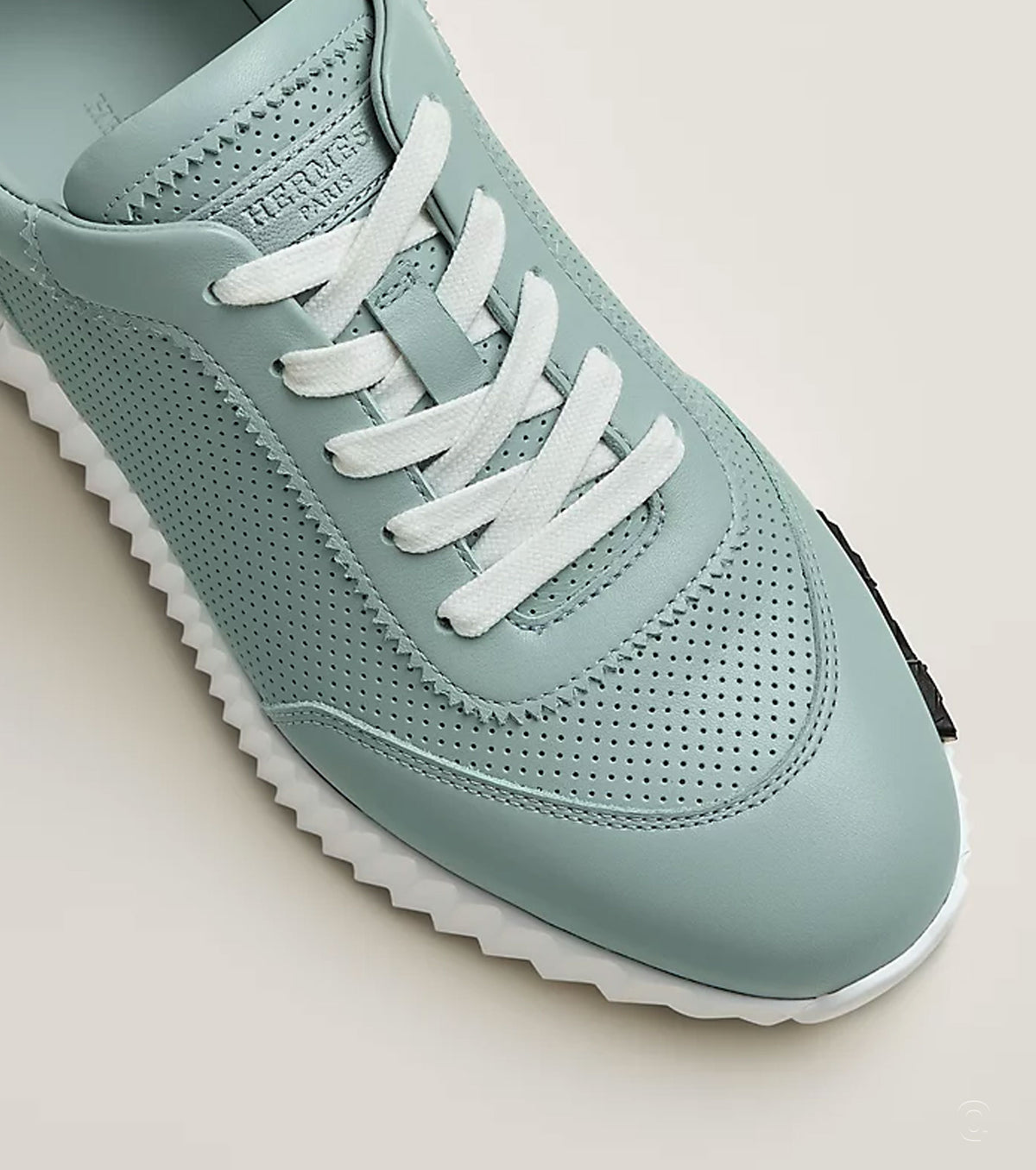 Bouncing sneaker