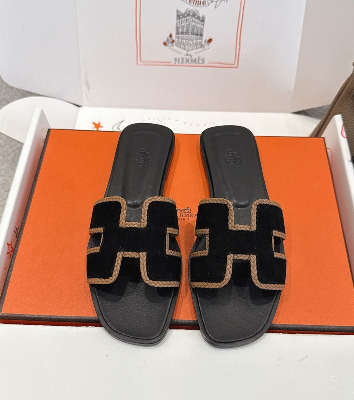 Oran sandal