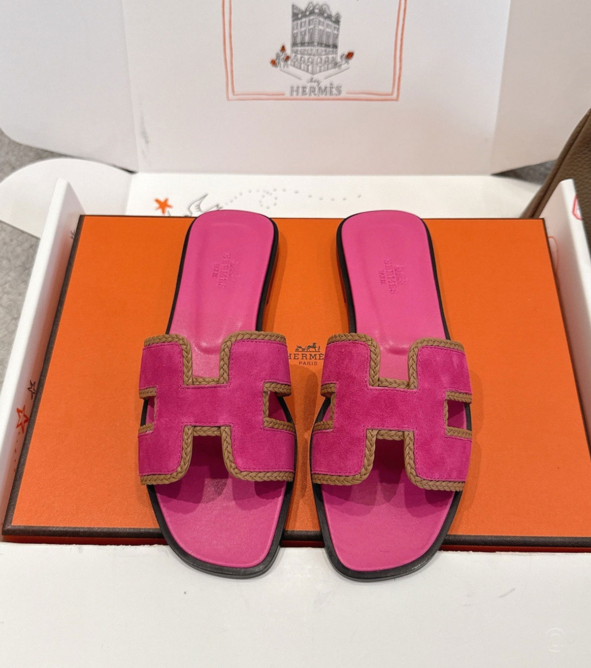 Oran sandal