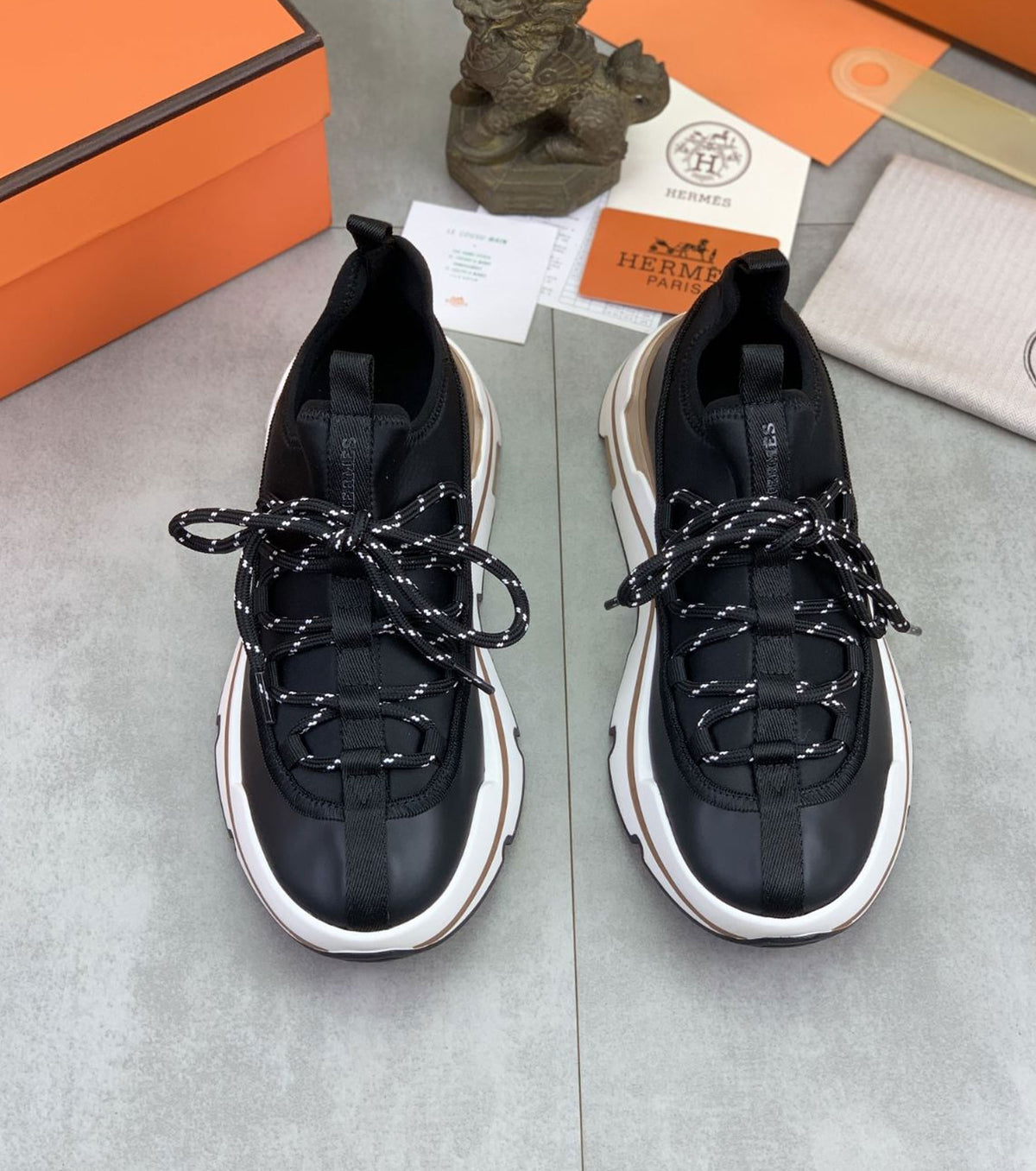 Moove sneakers