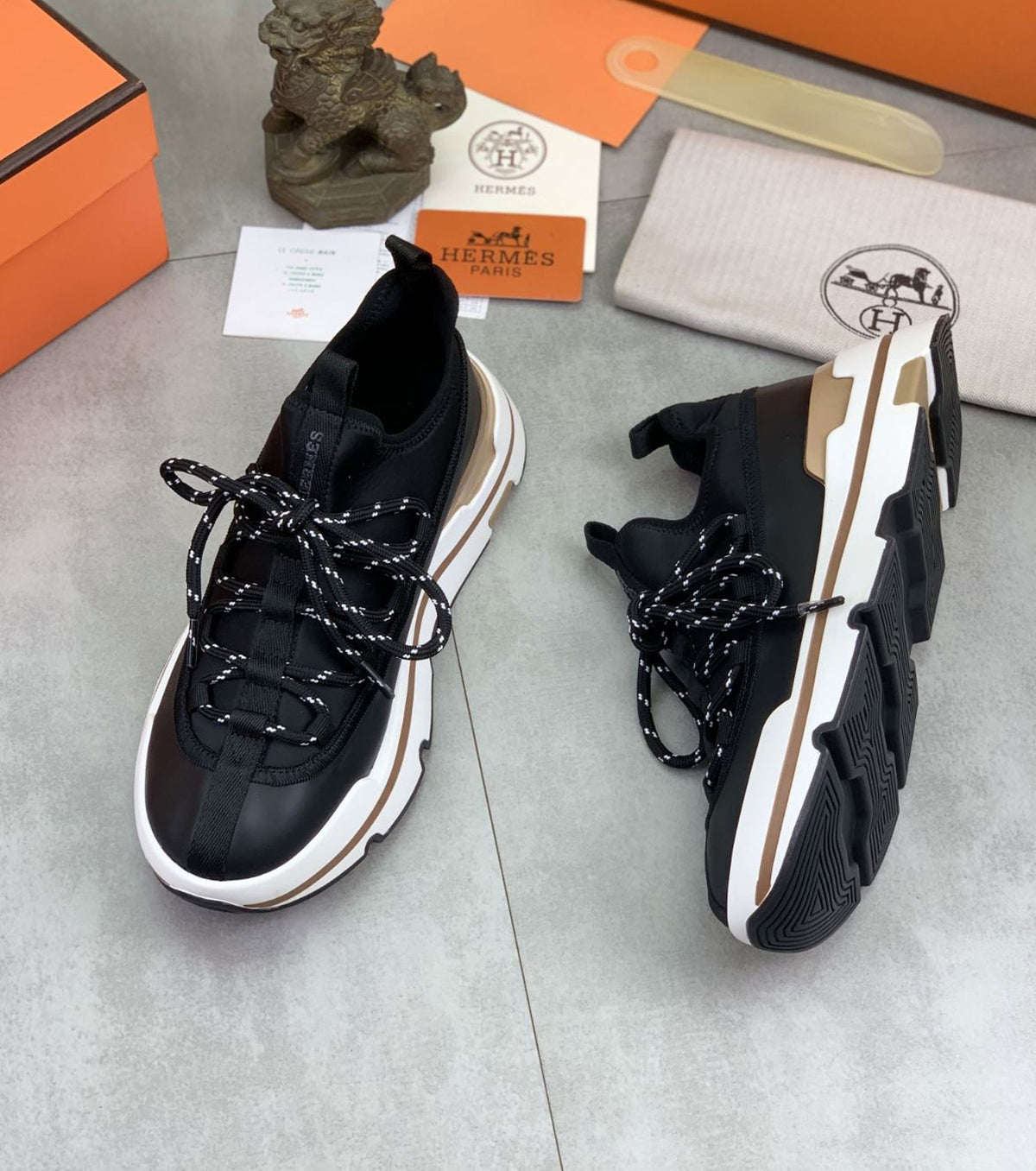 Moove sneakers