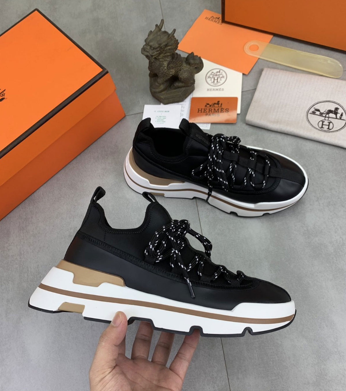 Moove sneakers