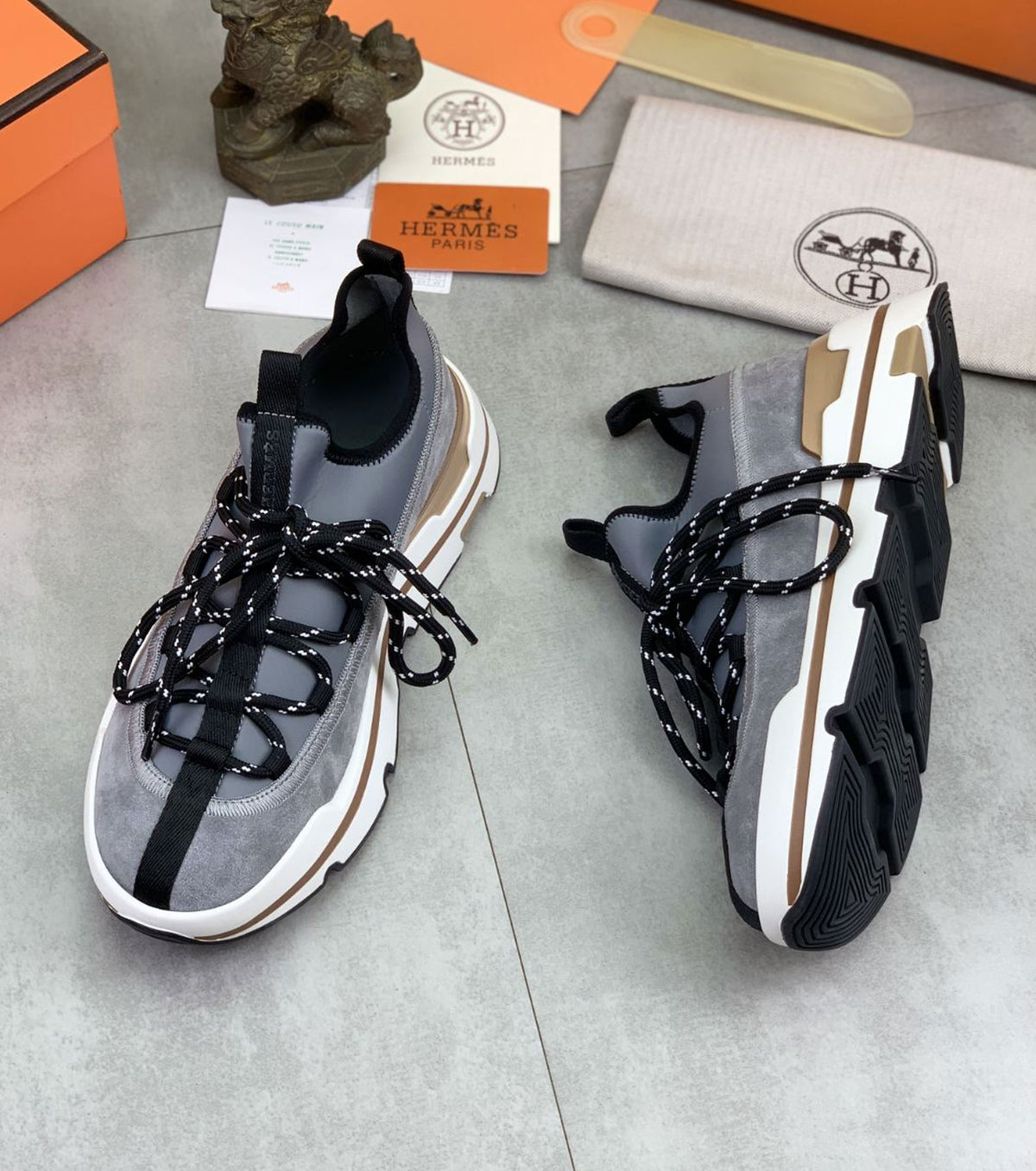Moove sneakers