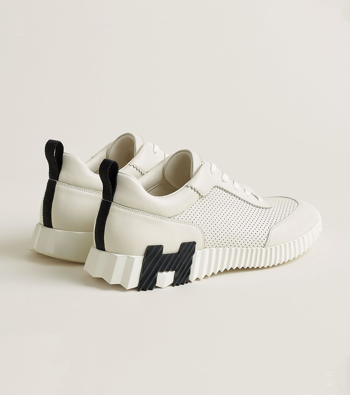 Bouncing sneaker