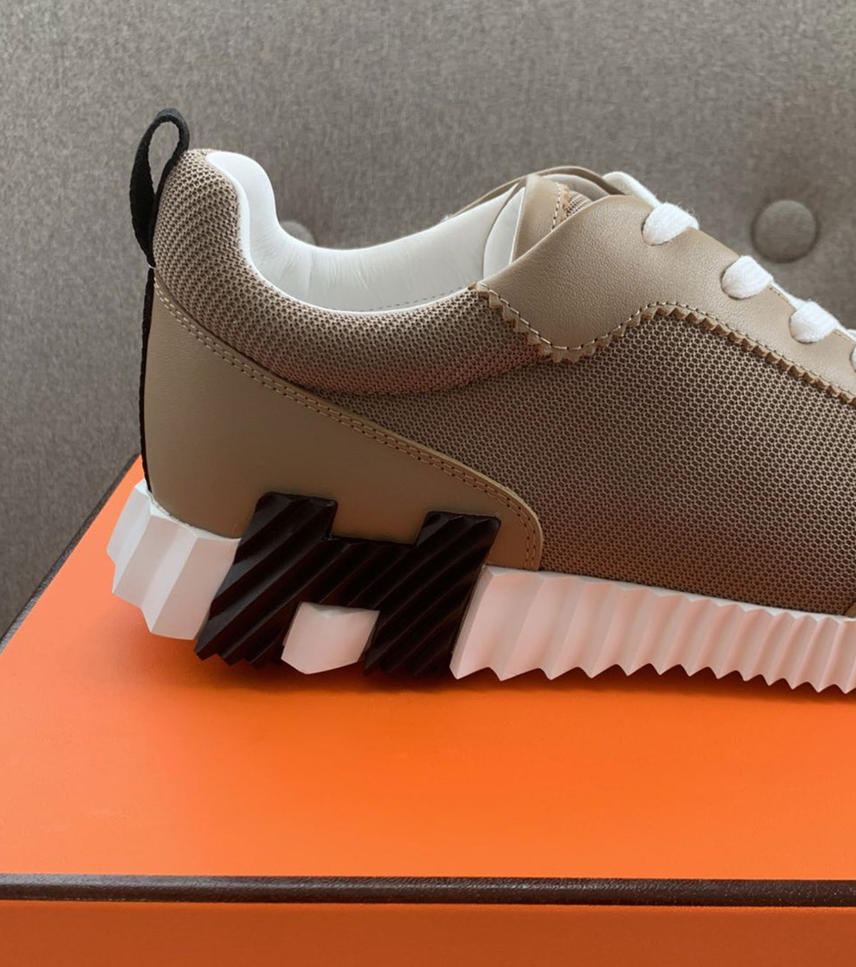 Bouncing sneaker