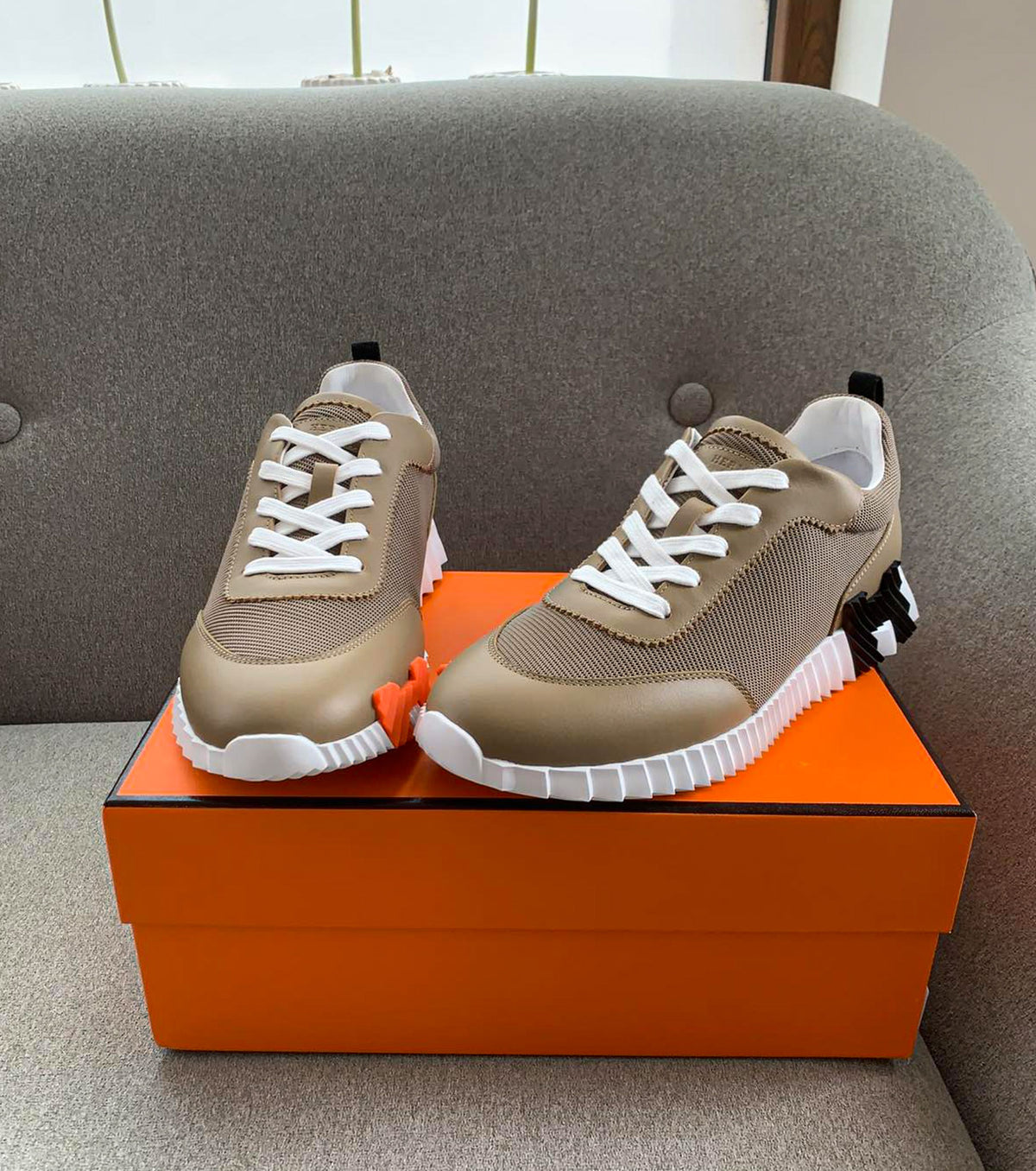 Bouncing sneaker