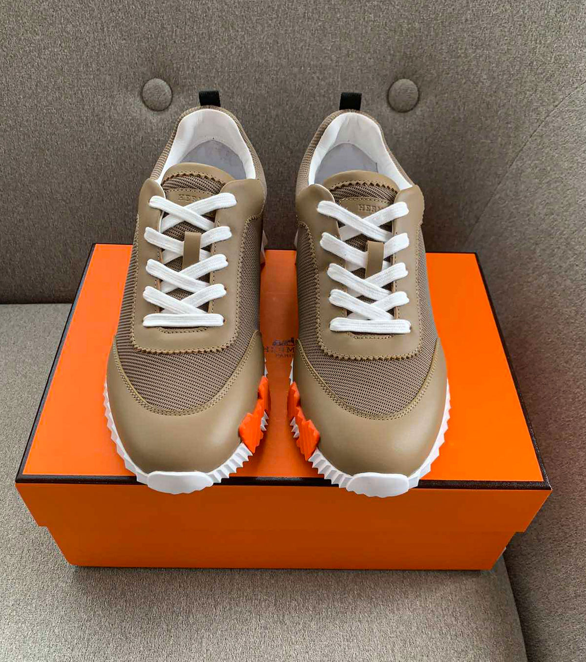 Bouncing sneaker