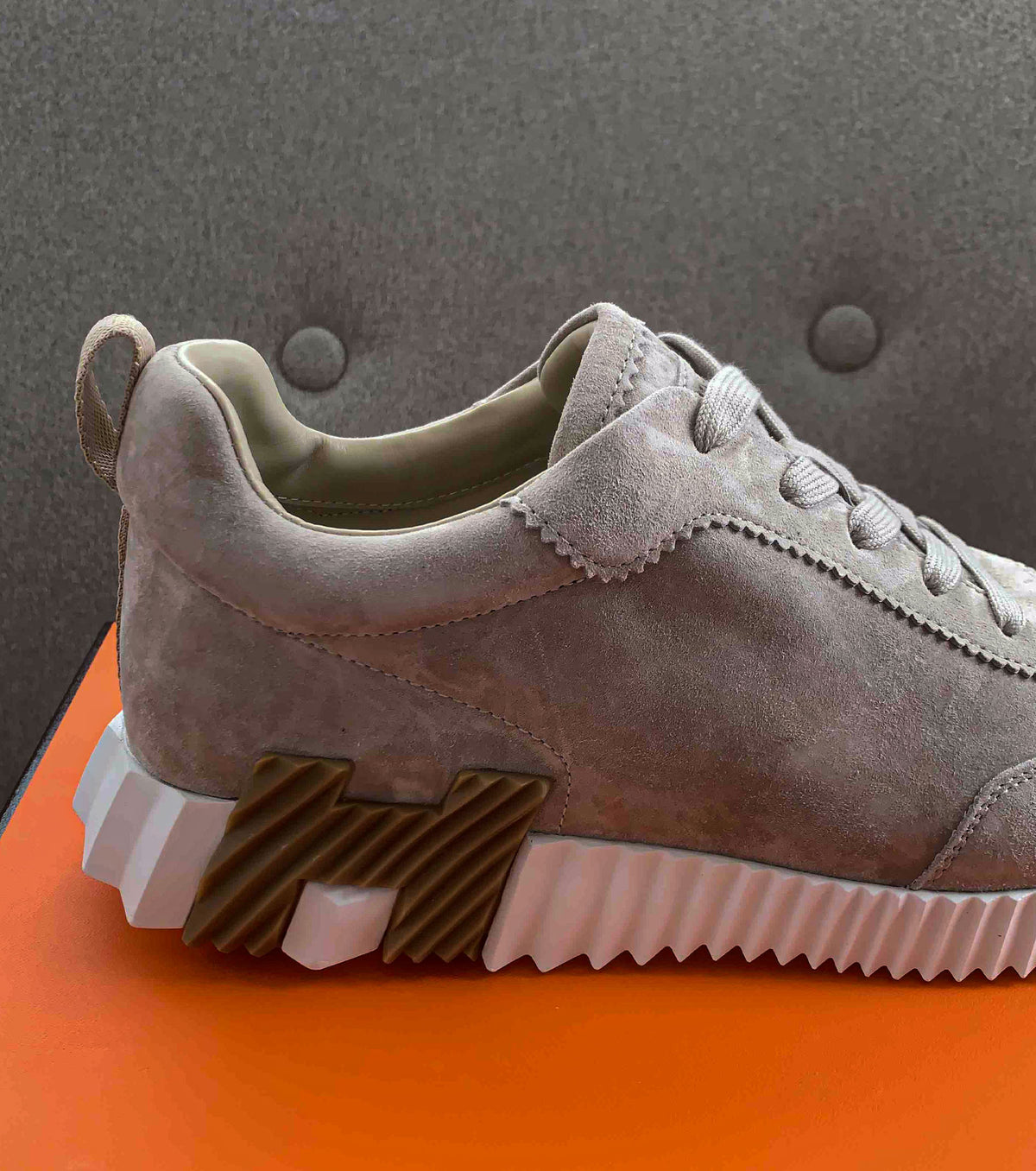 Bouncing sneaker