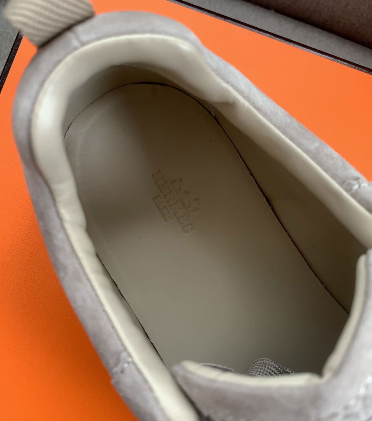 Bouncing sneaker