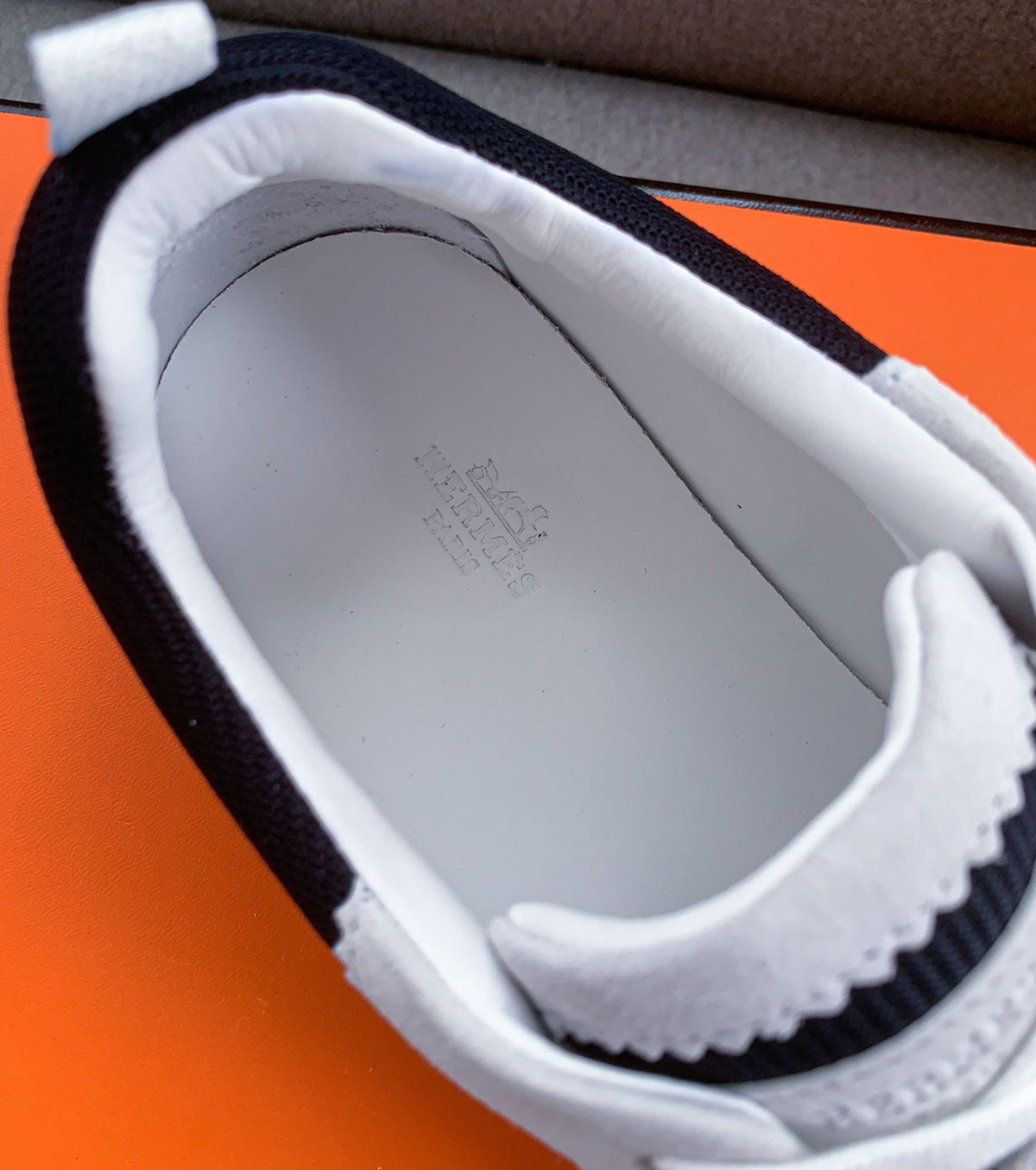 Bouncing sneaker