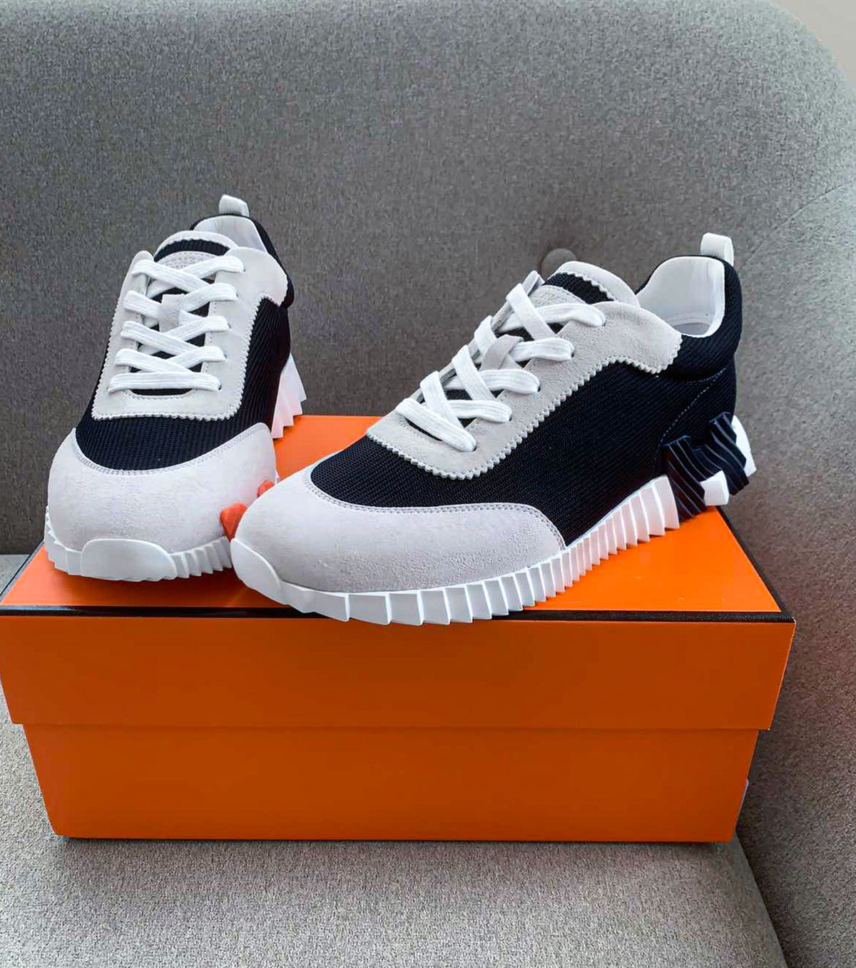 Bouncing sneaker