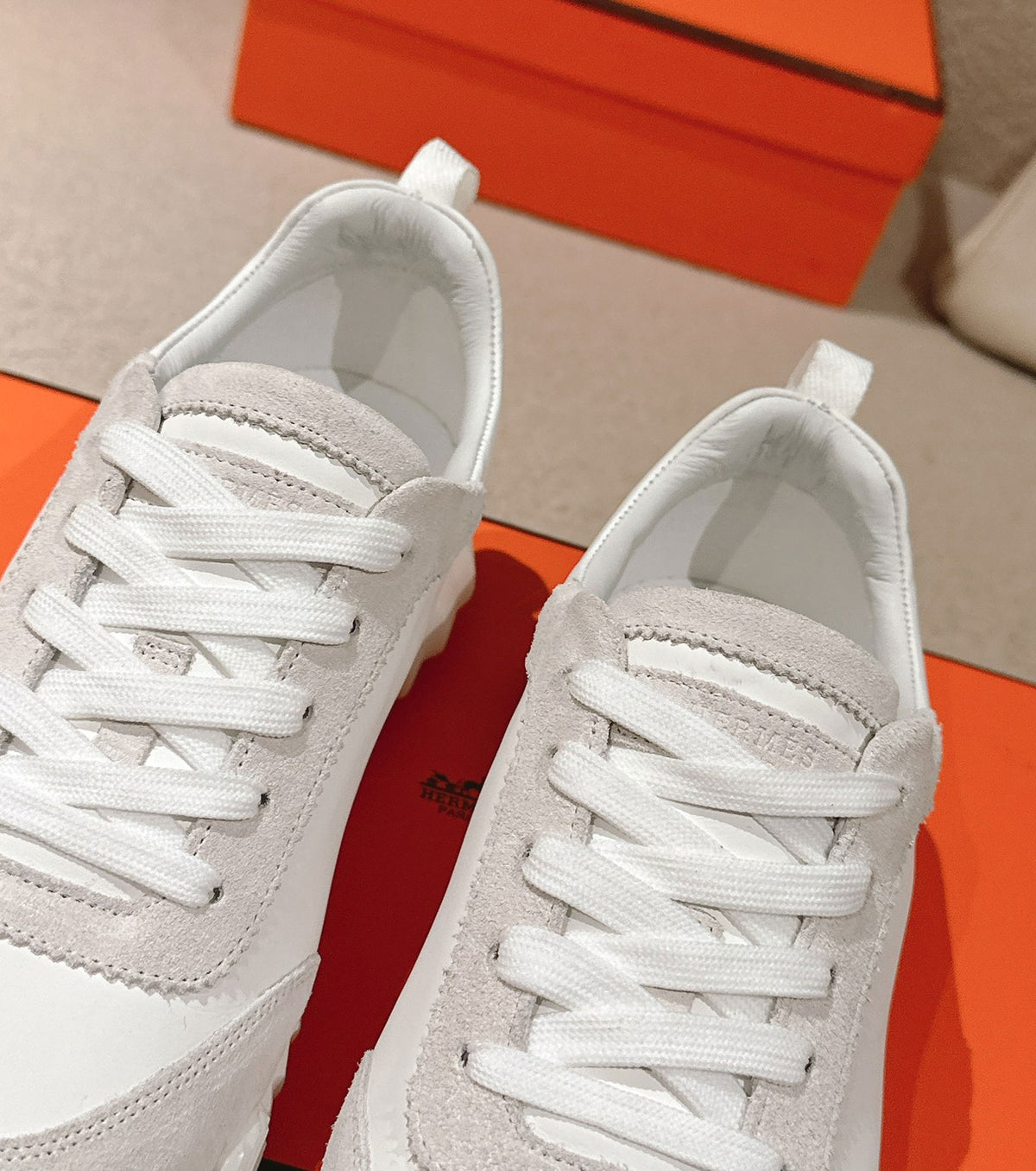 Bouncing sneaker