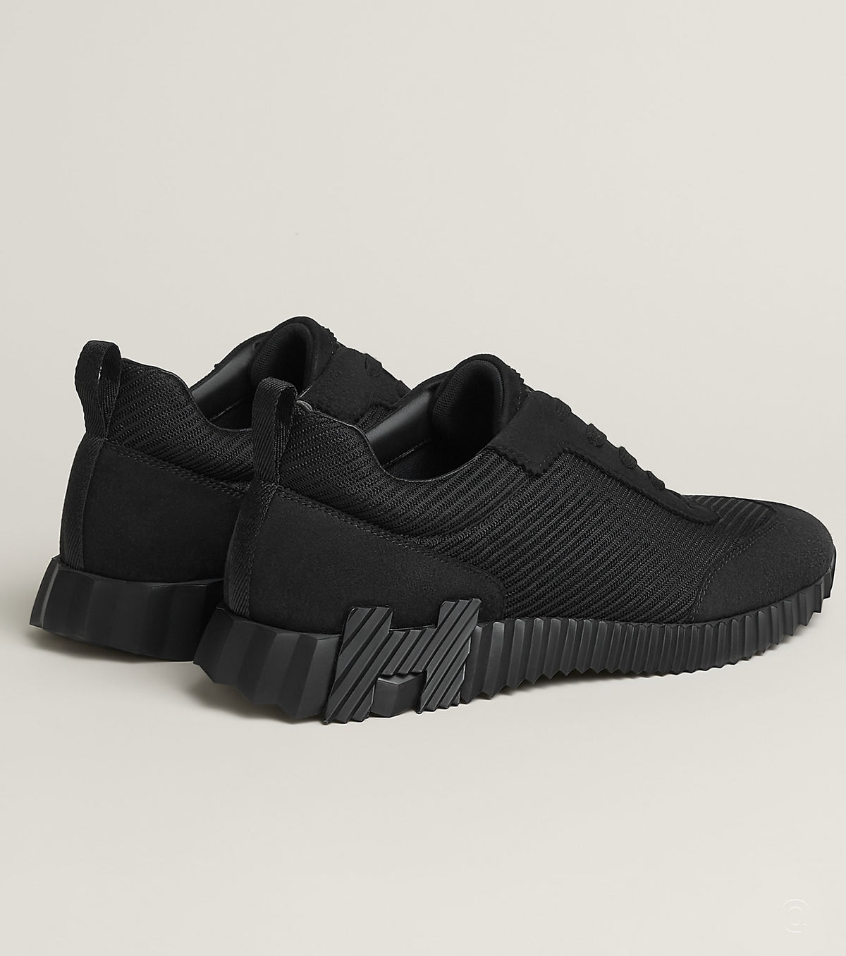 Bouncing sneaker
