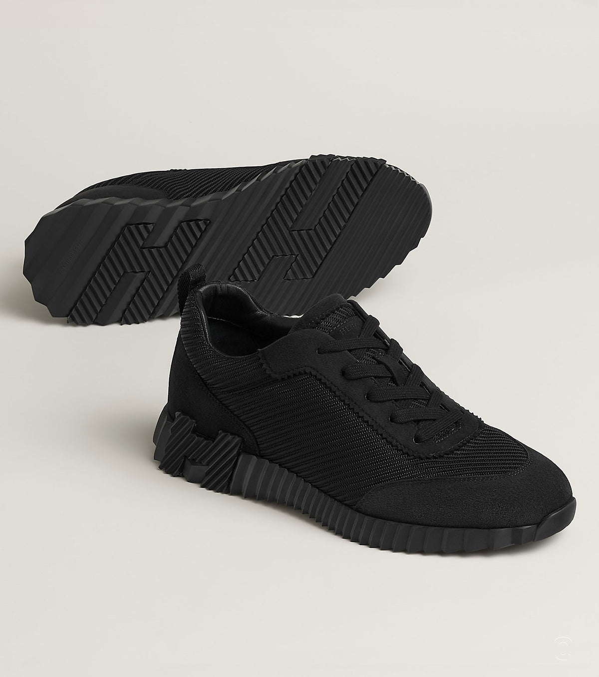 Bouncing sneaker