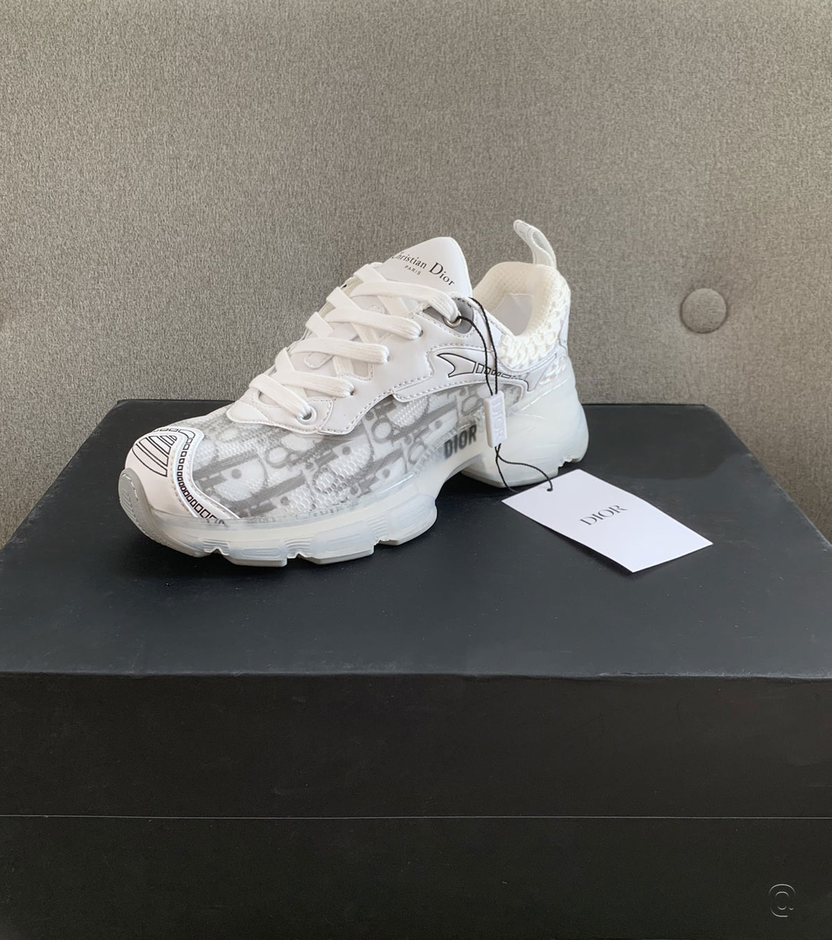 Vibe Sneaker