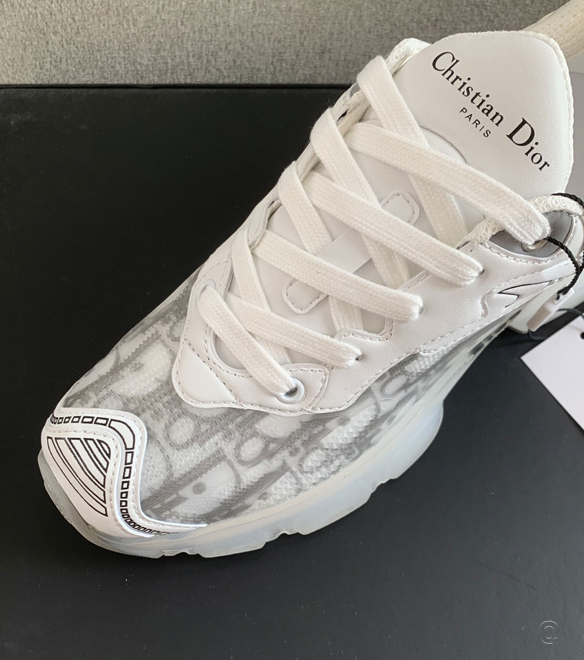 Vibe Sneaker