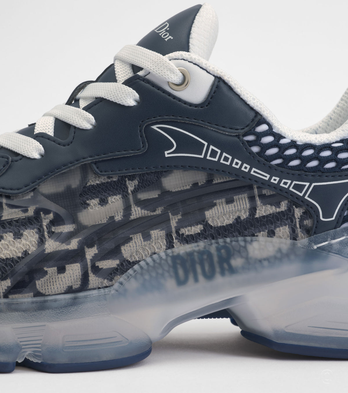 Vibe Sneaker