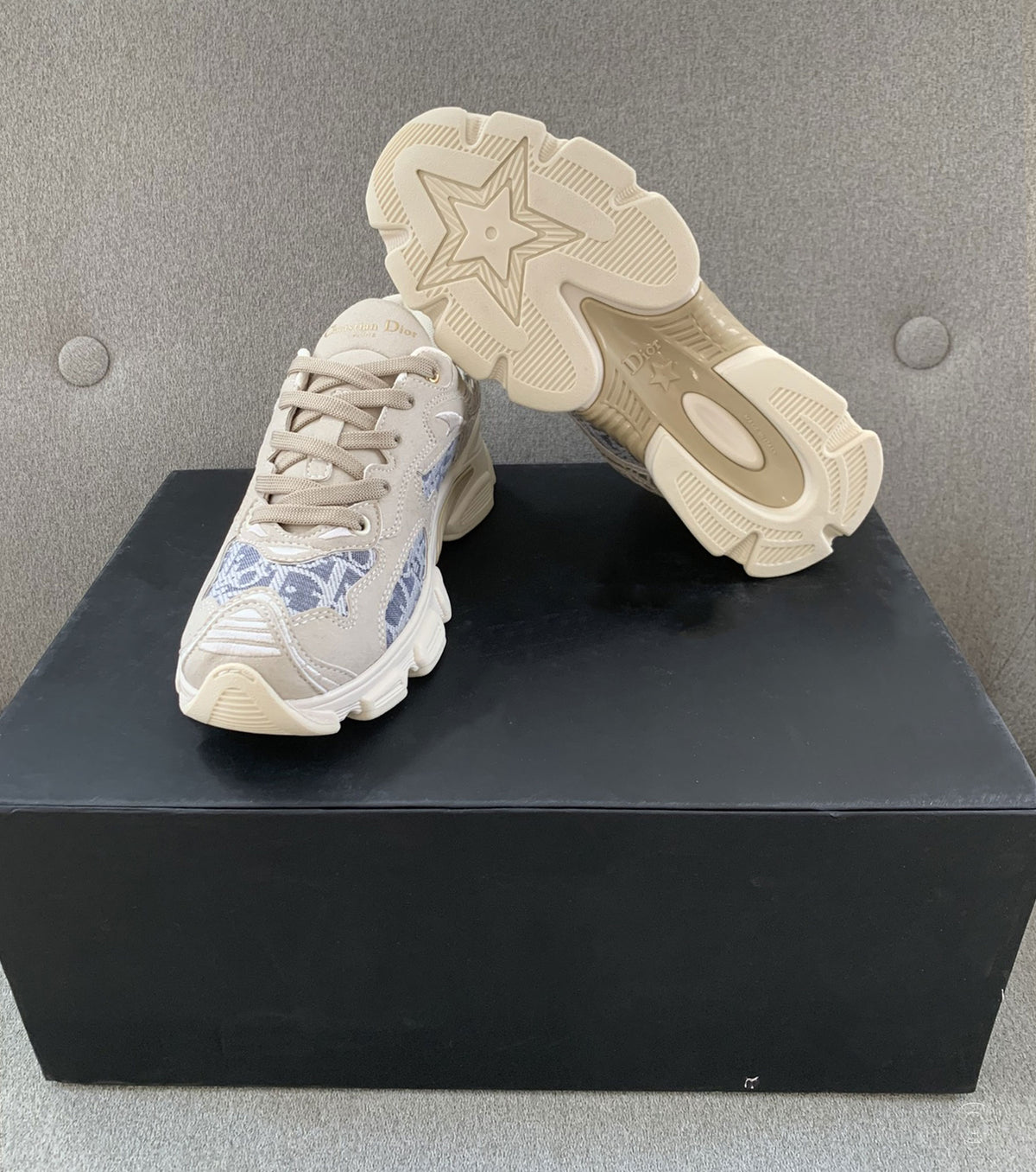 Vibe Sneaker