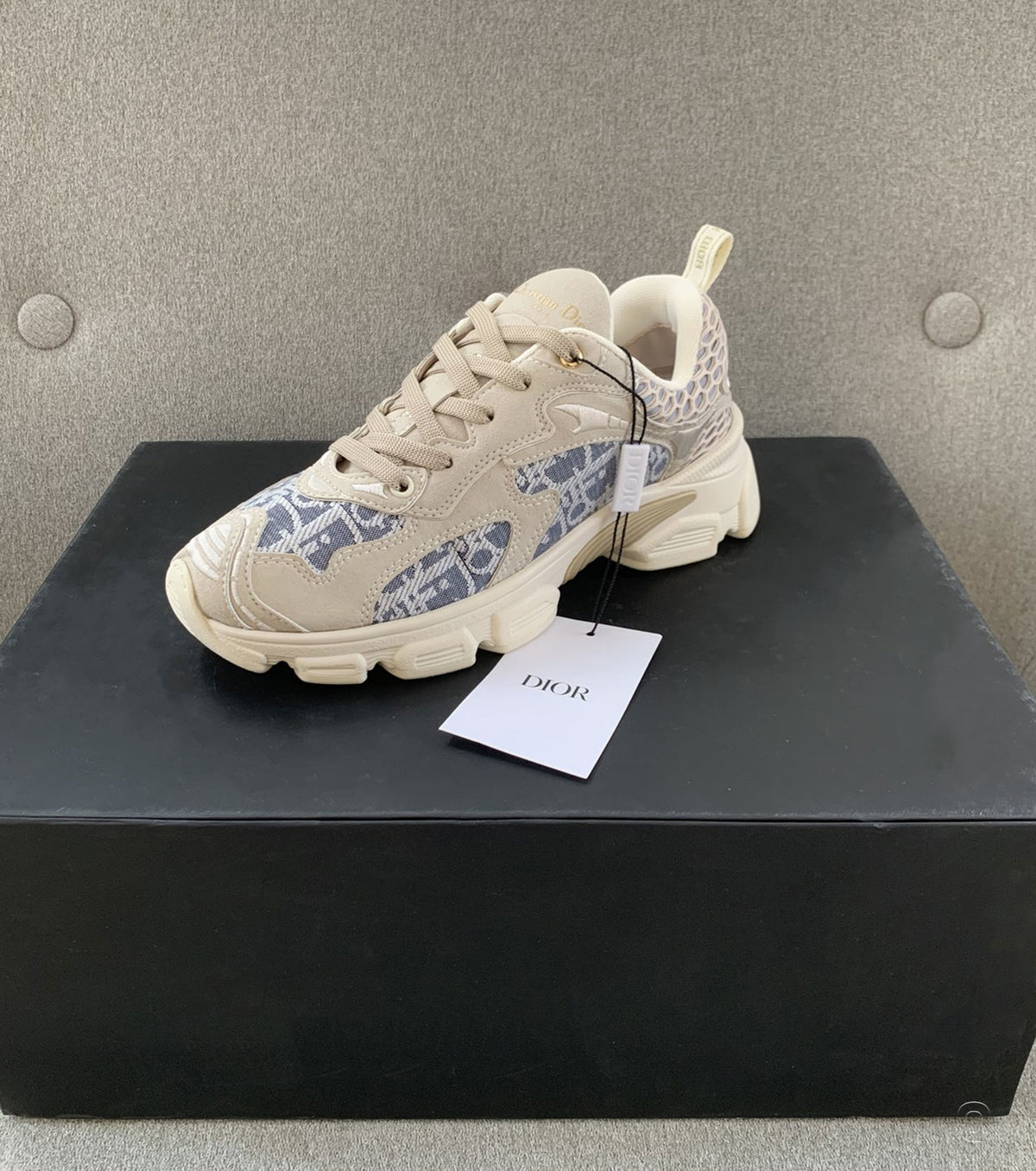 Vibe Sneaker