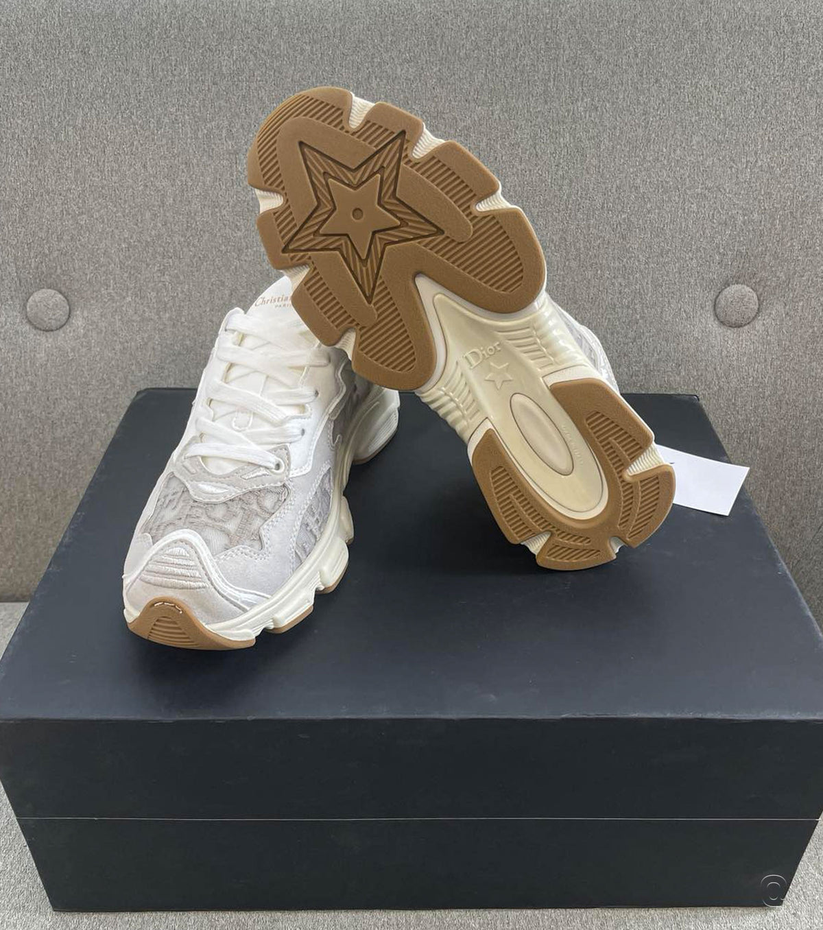 Vibe Sneaker