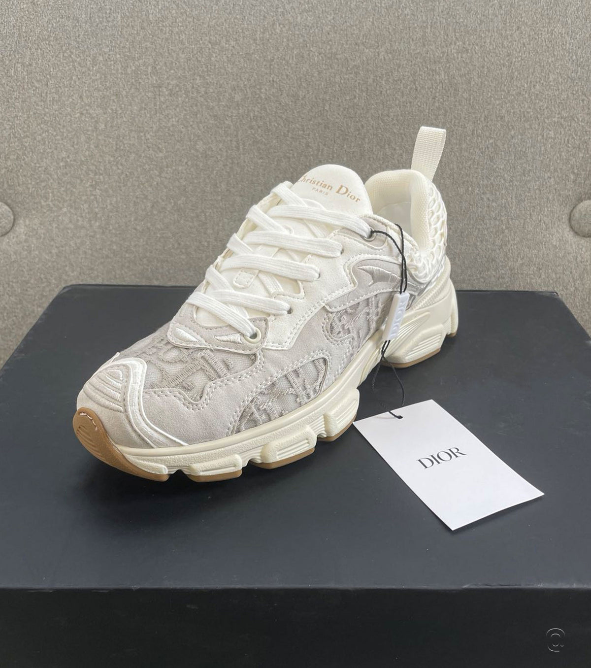Vibe Sneaker