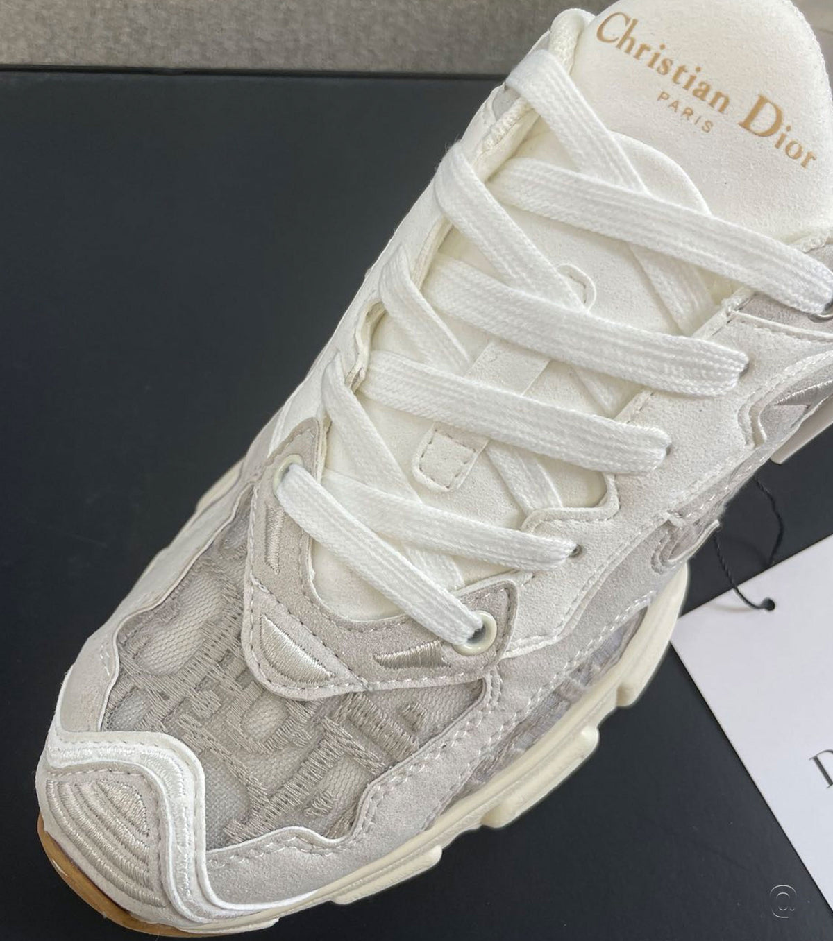 Vibe Sneaker