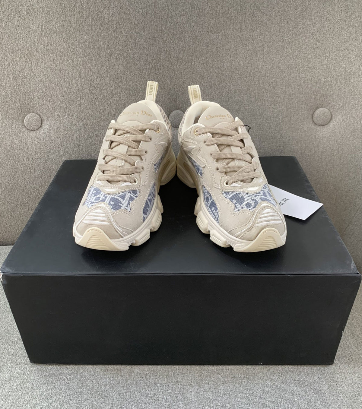 Vibe Sneaker