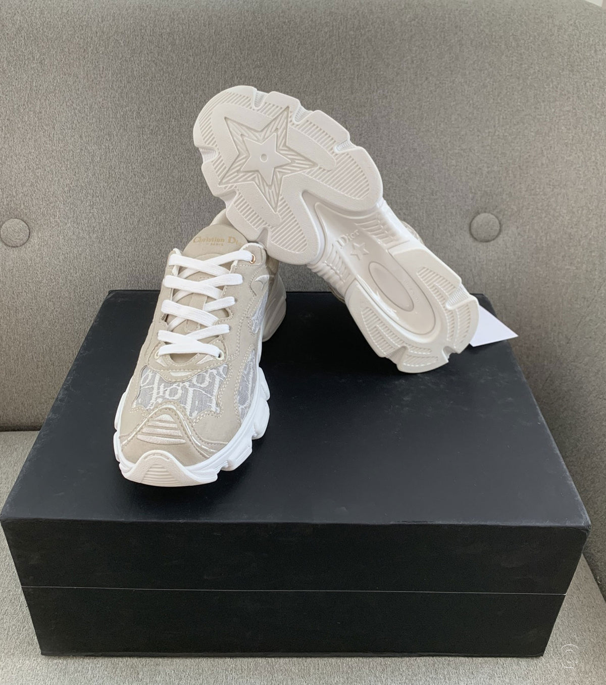 Vibe Sneaker