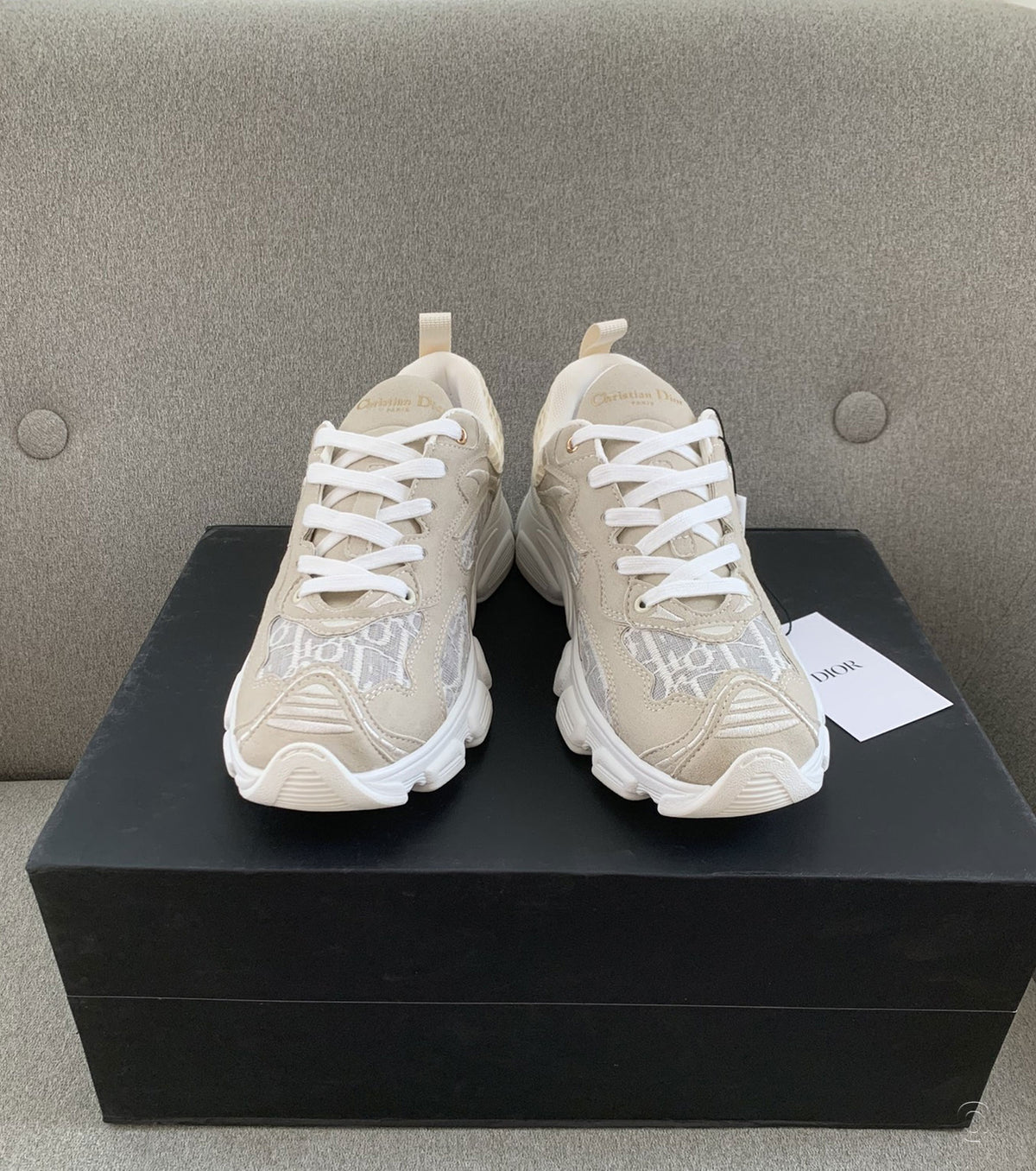 Vibe Sneaker