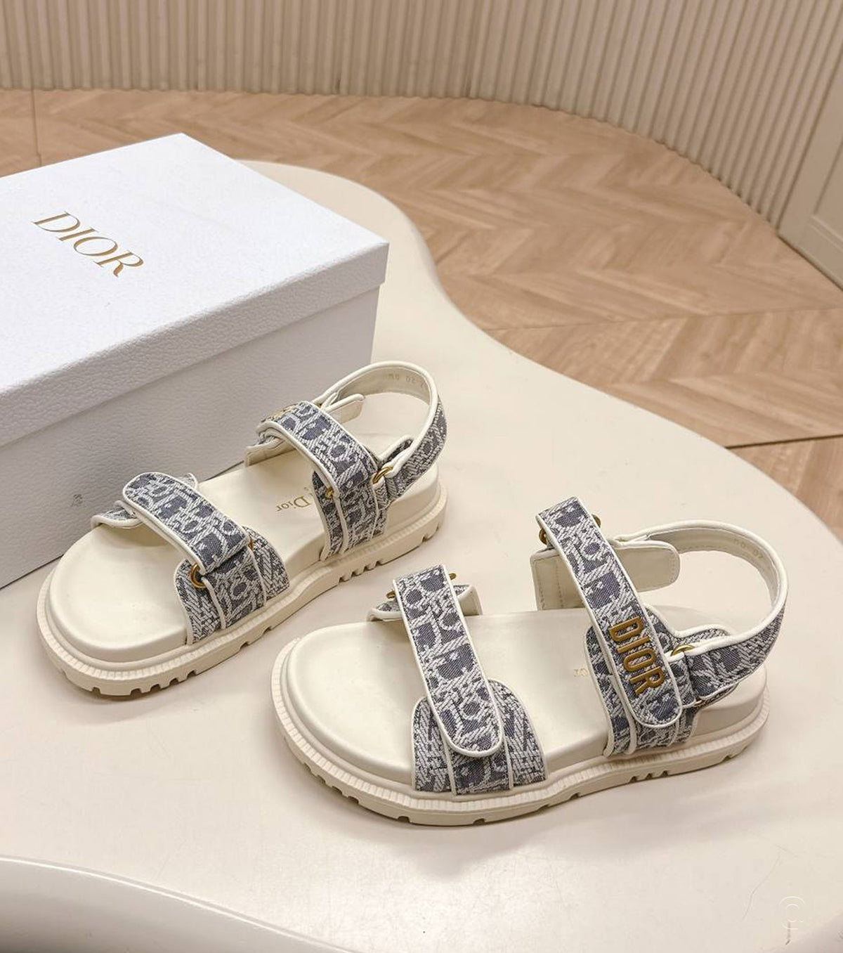 Dioract Sandal